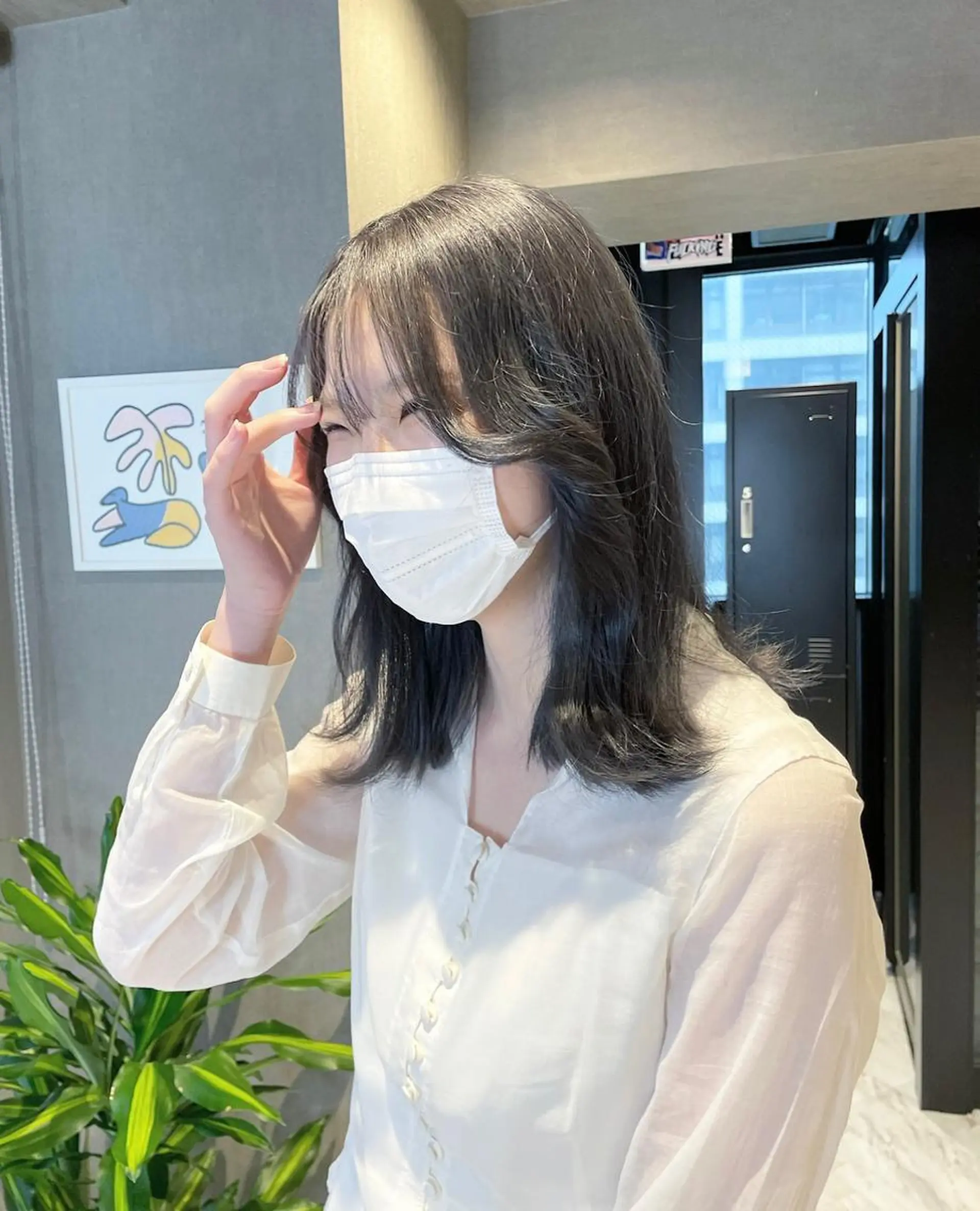 セミロング カラー さと ちはるのヘアスタイル