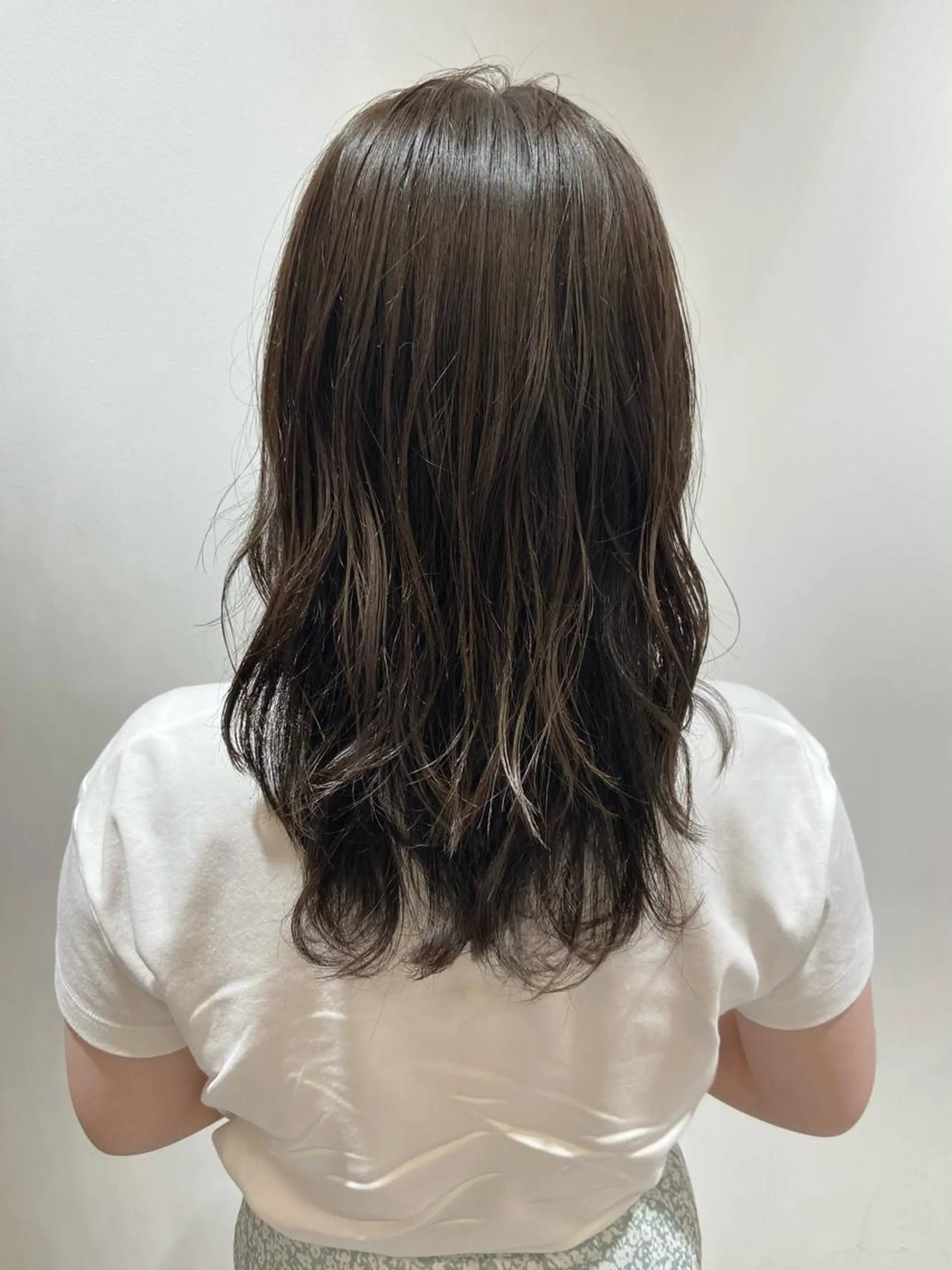 ミディアム カラー カット ヘアカラー トリートメント 🐺ウルフ/レイヤー 似合わせ‎🤍沙羅のヘアスタイル