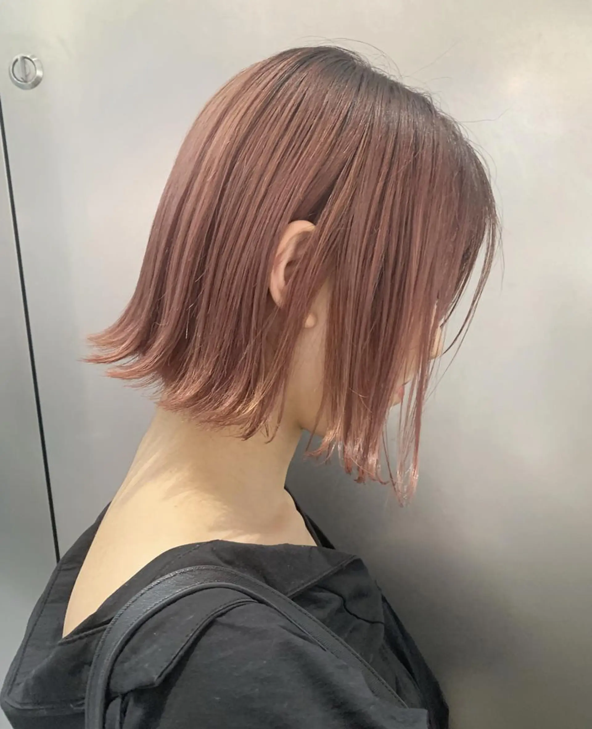 ショート カラー ピンクカラー mao/天神ブリーチ ハイトーンカラーのヘアスタイル