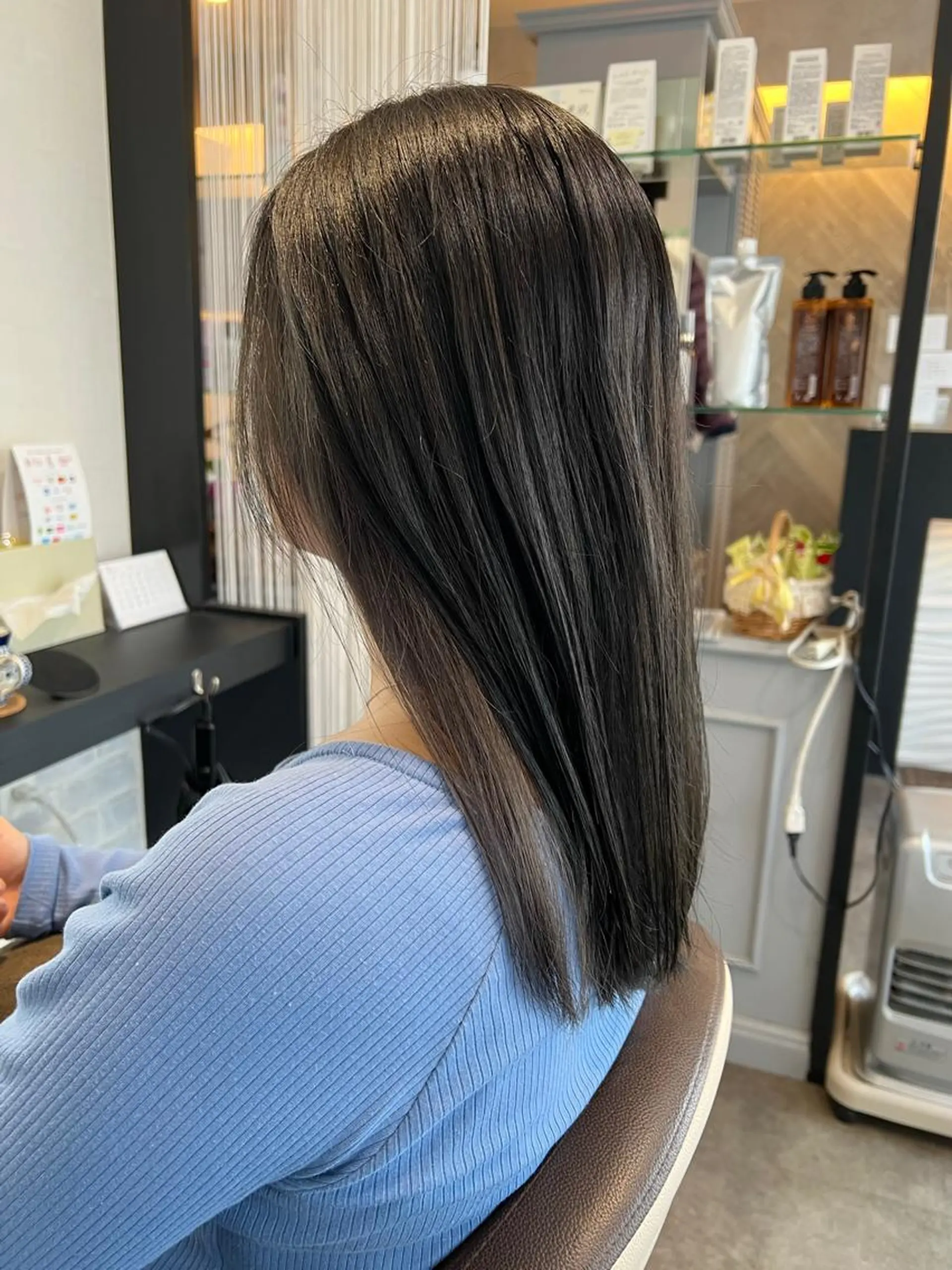 セミロング カラー 川村 綾のヘアスタイル