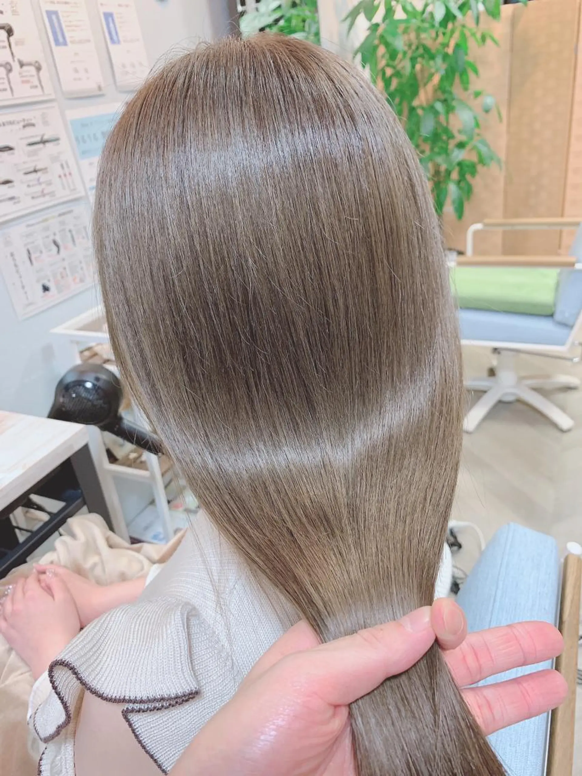 ロング カラー ベージュカラー ブリーチ 髪質改善 トリートメント ヘアカラー トリートメント Beach 代表 KENTAのヘアスタイル