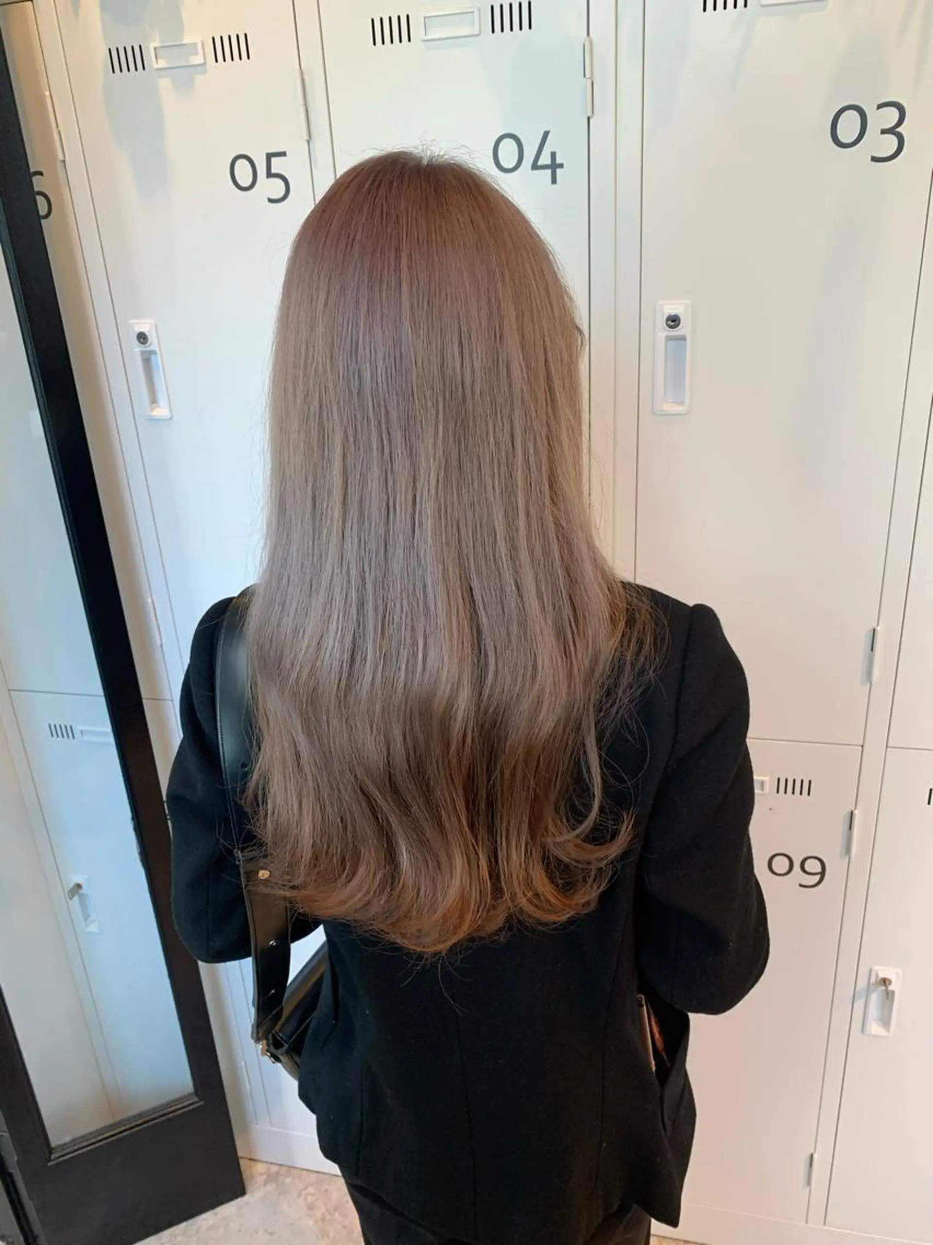 ロング カラー ベージュカラー ホワイトベージュ 髪質改善/白髪ぼかし KENTAのヘアスタイル