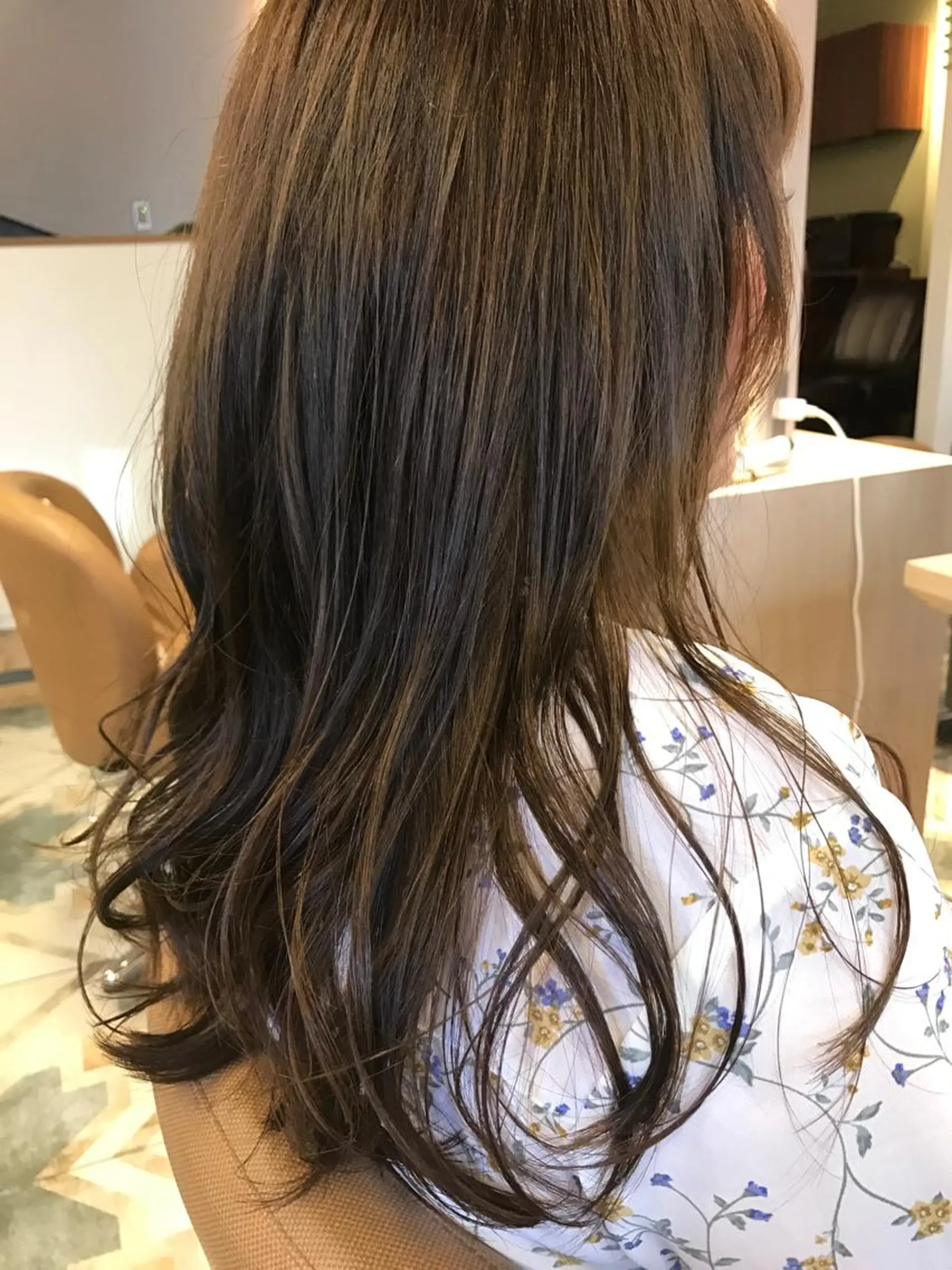 セミロング カラー 【体験】韓国 メイク&ヘア天神のヘアスタイル