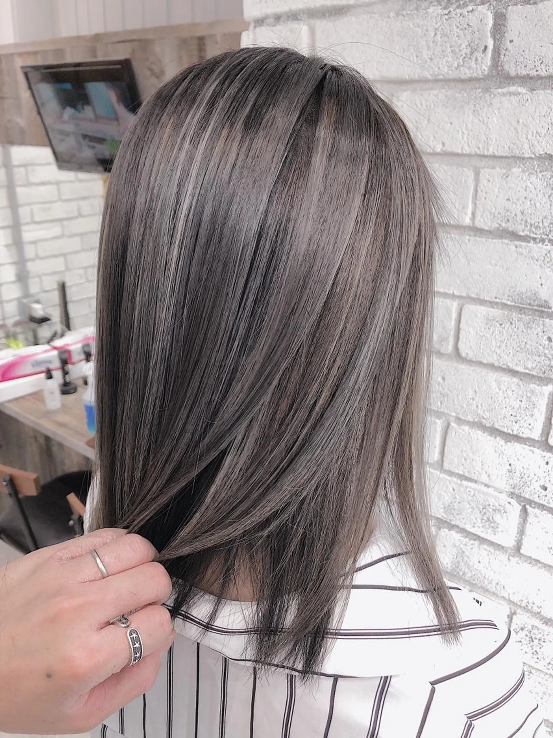 ミディアム カラー ハイライトカラー ハイライト カット ヘアカラー トリートメント イメコン美容師 サイトウアキラのその他イメージ