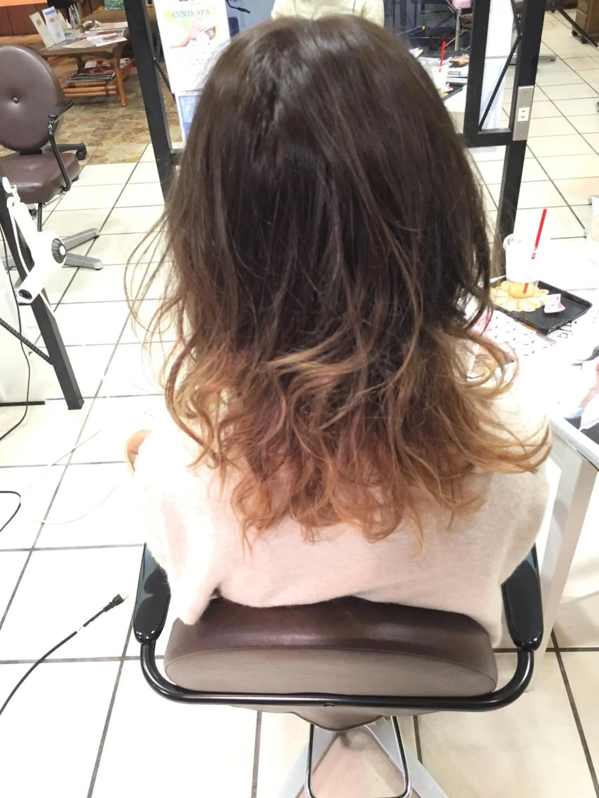 ミディアム カラー アッシュ アッシュグレー アッシュグレージュ ベージュカラー グラデーションカラー 西村 達哉のヘアスタイル