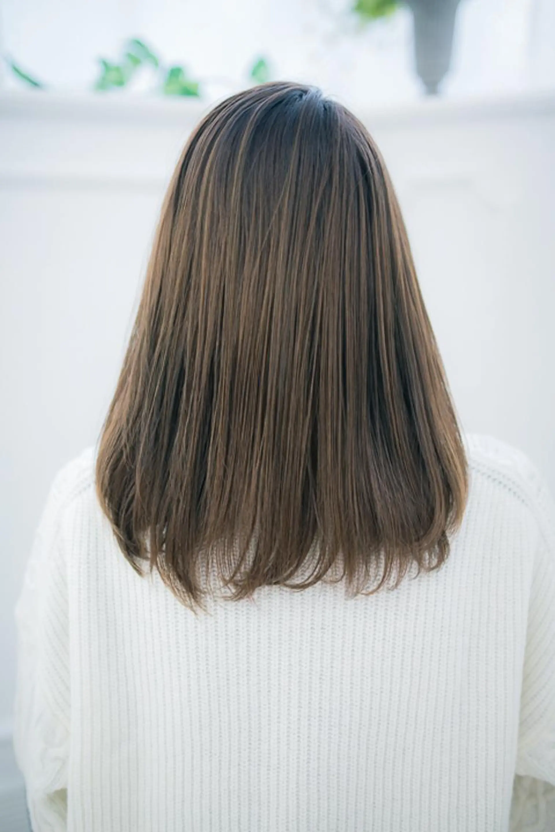 ミディアム アッシュ 斜めバング 伸ばしかけ a-granz 住吉店のヘアスタイル