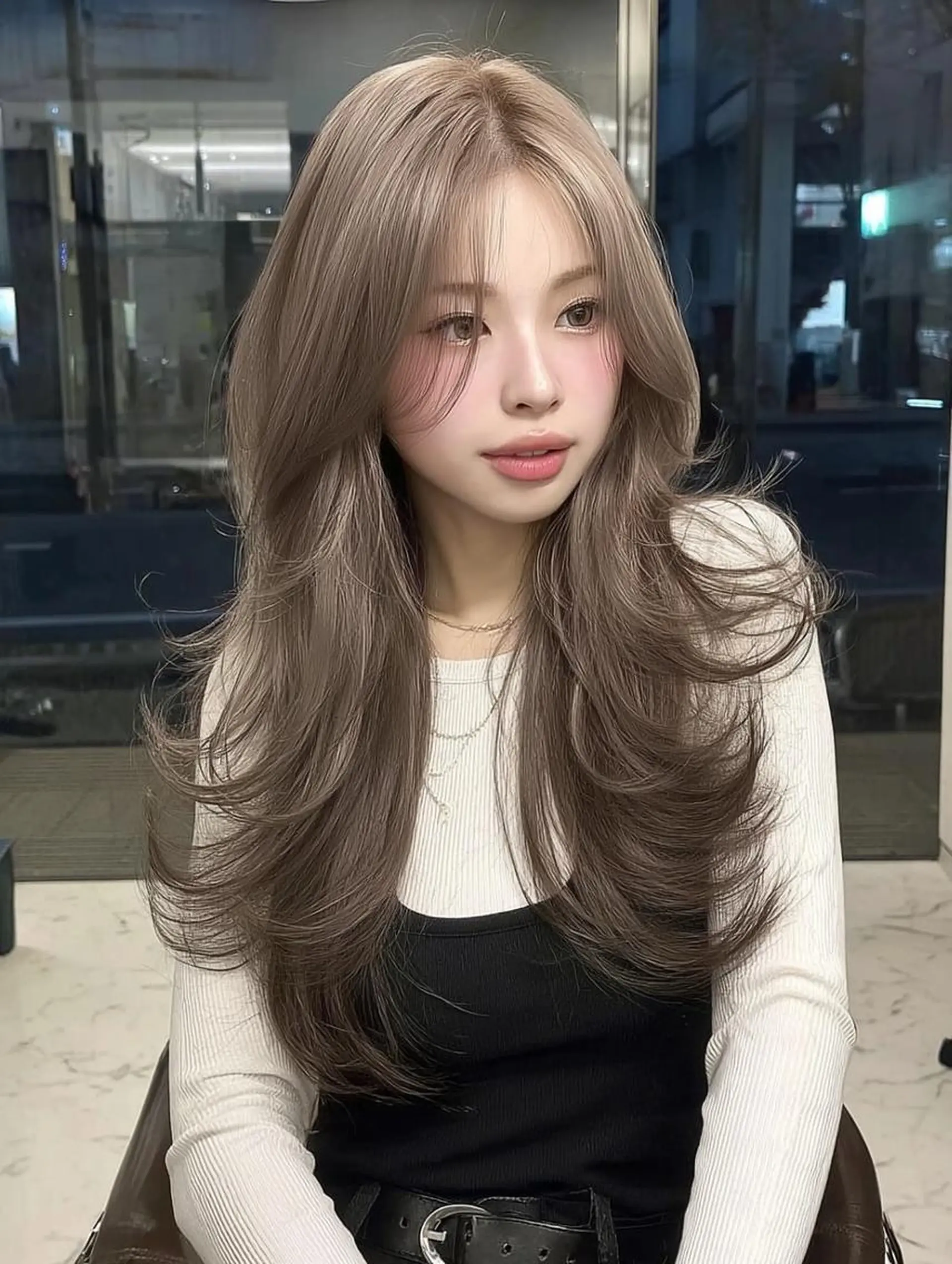 セミロング ボブ 髪質改善 韓国風ヘア レイヤーカット 縮毛矯正 カット ヘアカラー トリートメント 福園 弘郁のヘアスタイル