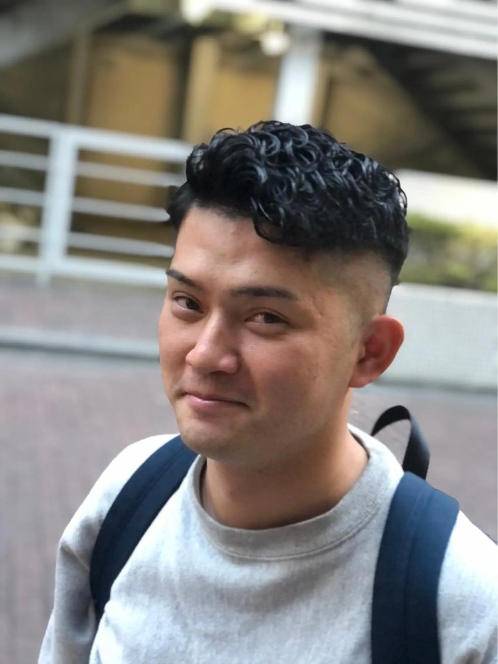 ショート パーマ メンズ フェードカット メンズパーマ プレミアムバーバー新宿店所属・新宿駅近！ 💈口コミ多数✨のヘアスタイル