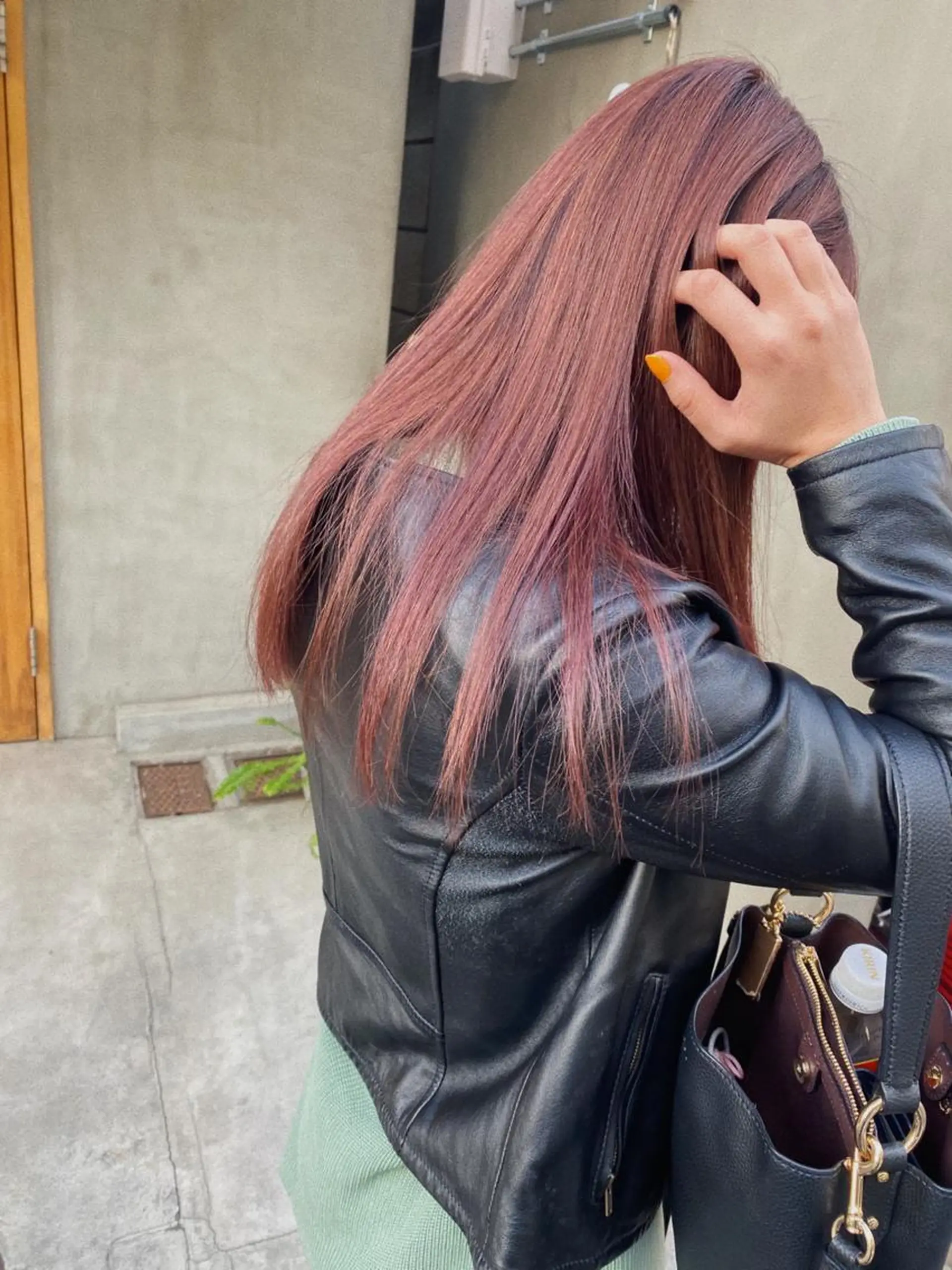 ロング カラー ヘアアレンジ ベージュカラー ブリーチ ピンクカラー ピンクベージュ カット ヘアカラー トリートメント ニュアンスヘア🌔 nanakoのヘアスタイル