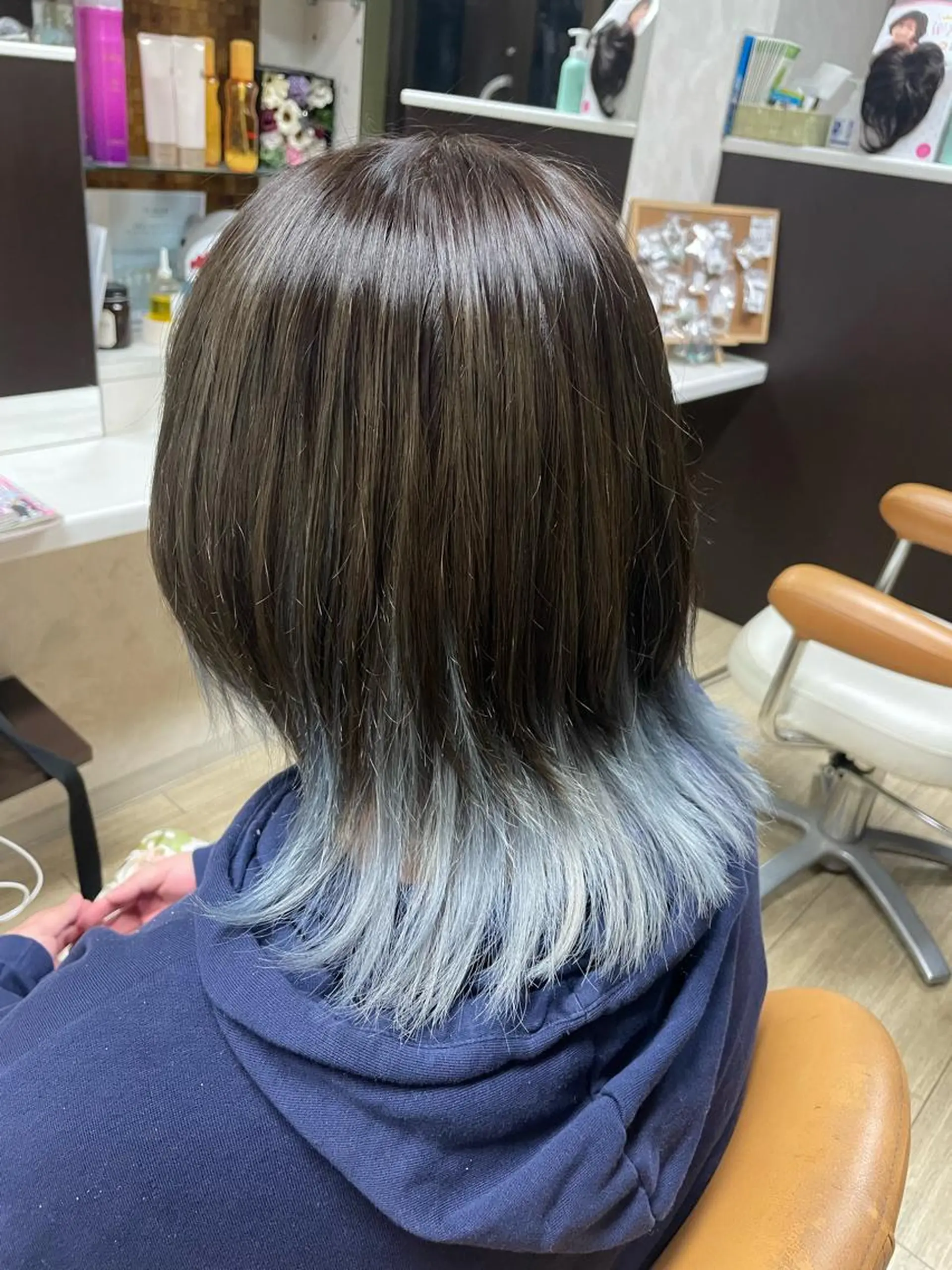 ミディアム カラー ブルーカラー ヘアカラー 徳留 もも花のヘアスタイル