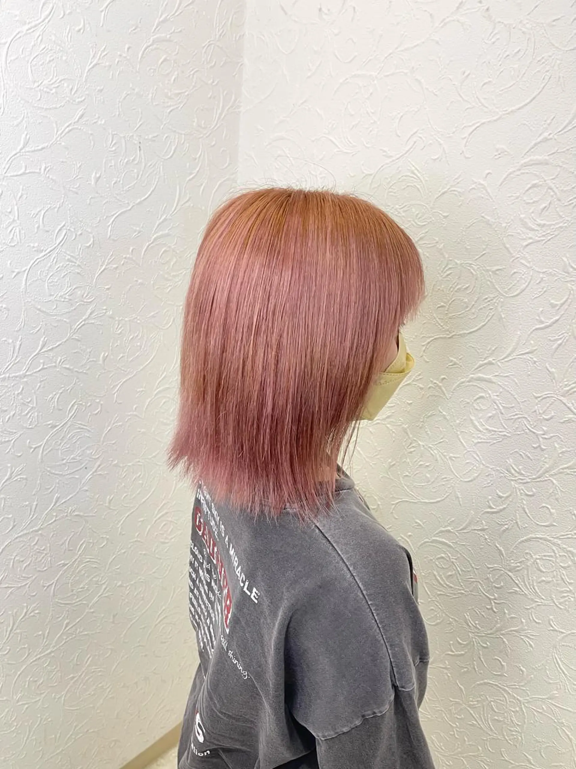 ミディアム カラー カット ヘアカラー トリートメント 六反 仁哉のヘアスタイル