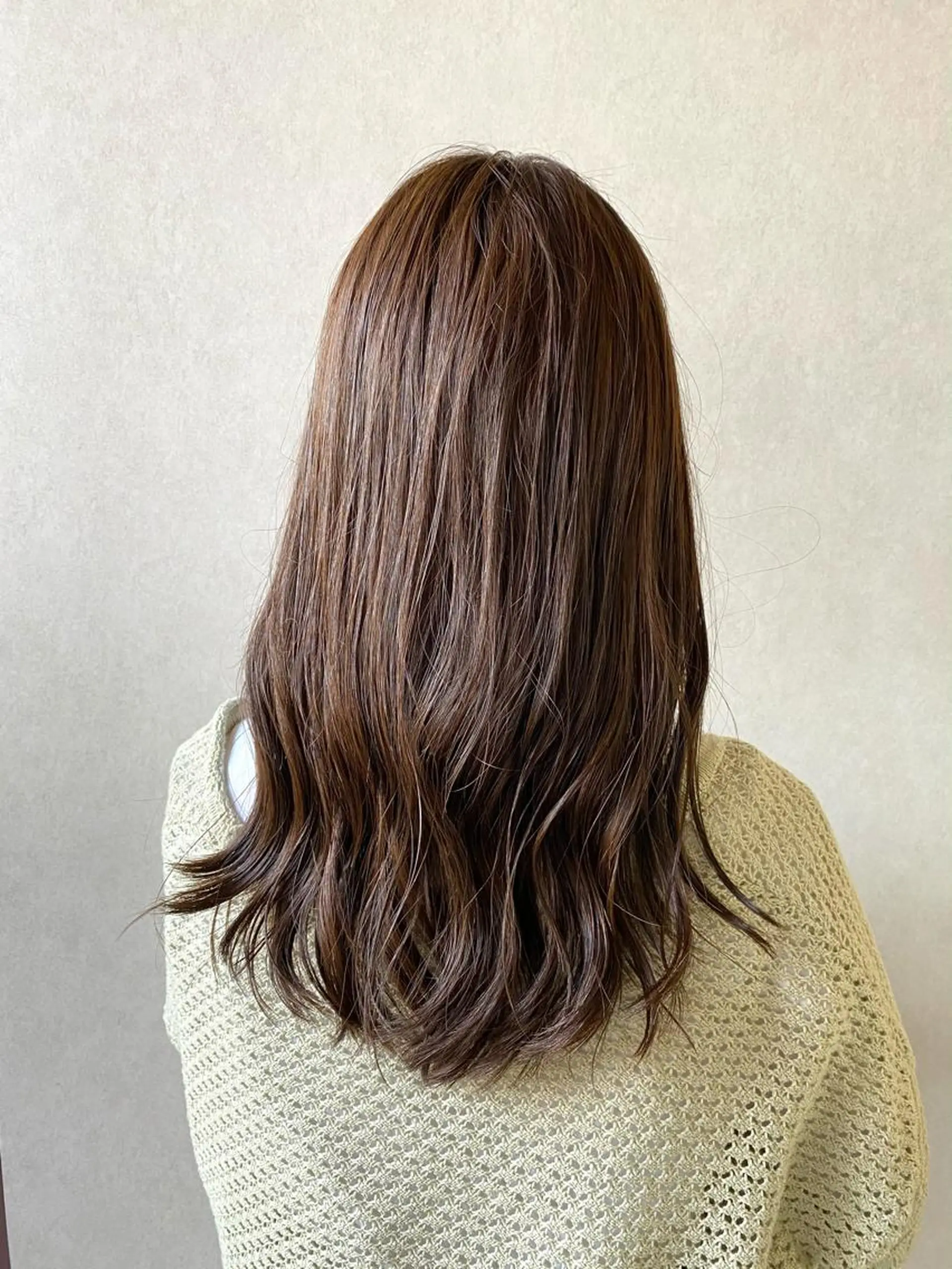 ミディアム 小口 晃のヘアスタイル