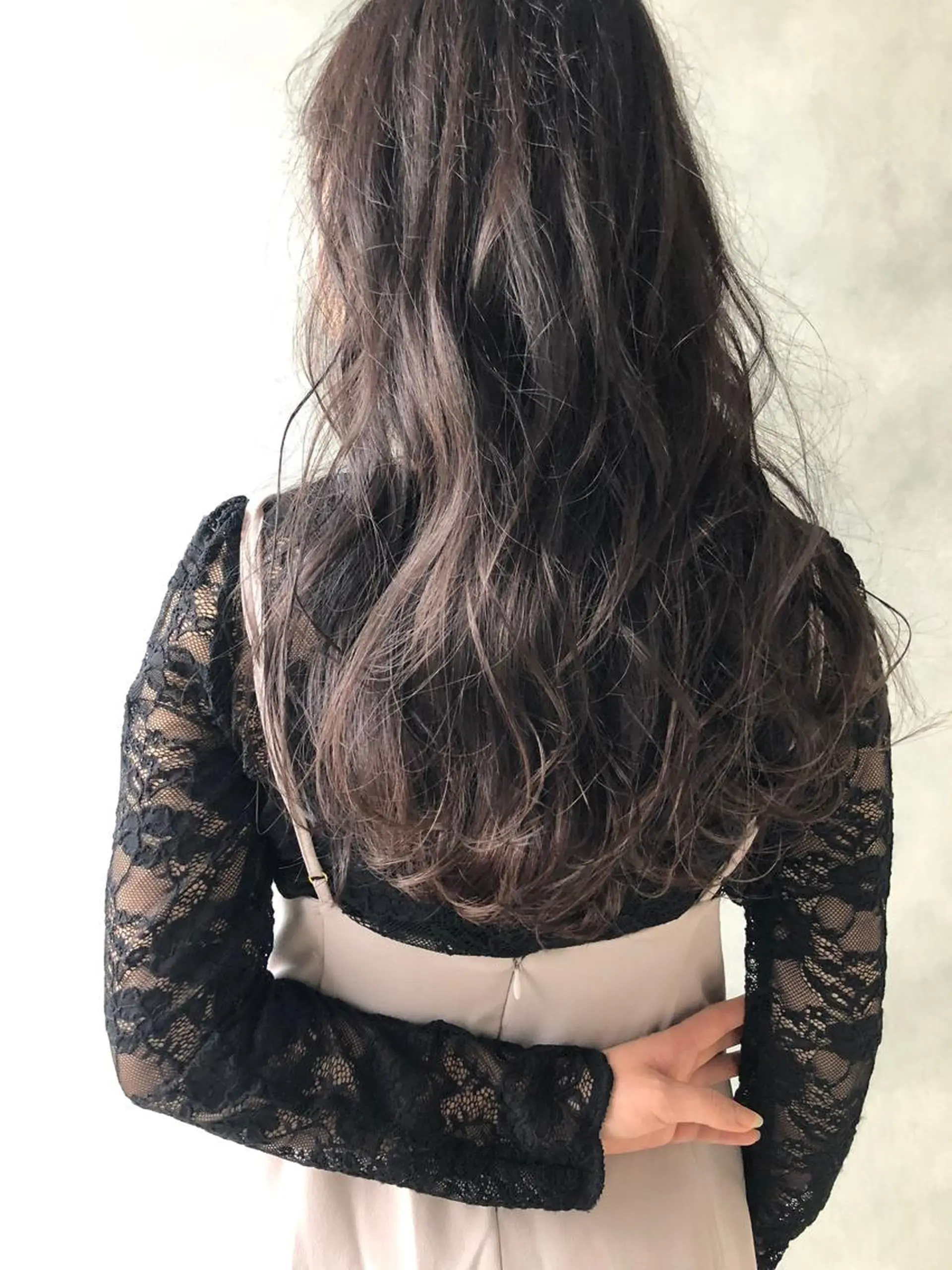 カラー 透明感カラー グレージュ ラベンダーカラー ラベンダーグレージュ ラベンダーグレー 小澤大輔 YOLO hairのヘアスタイル