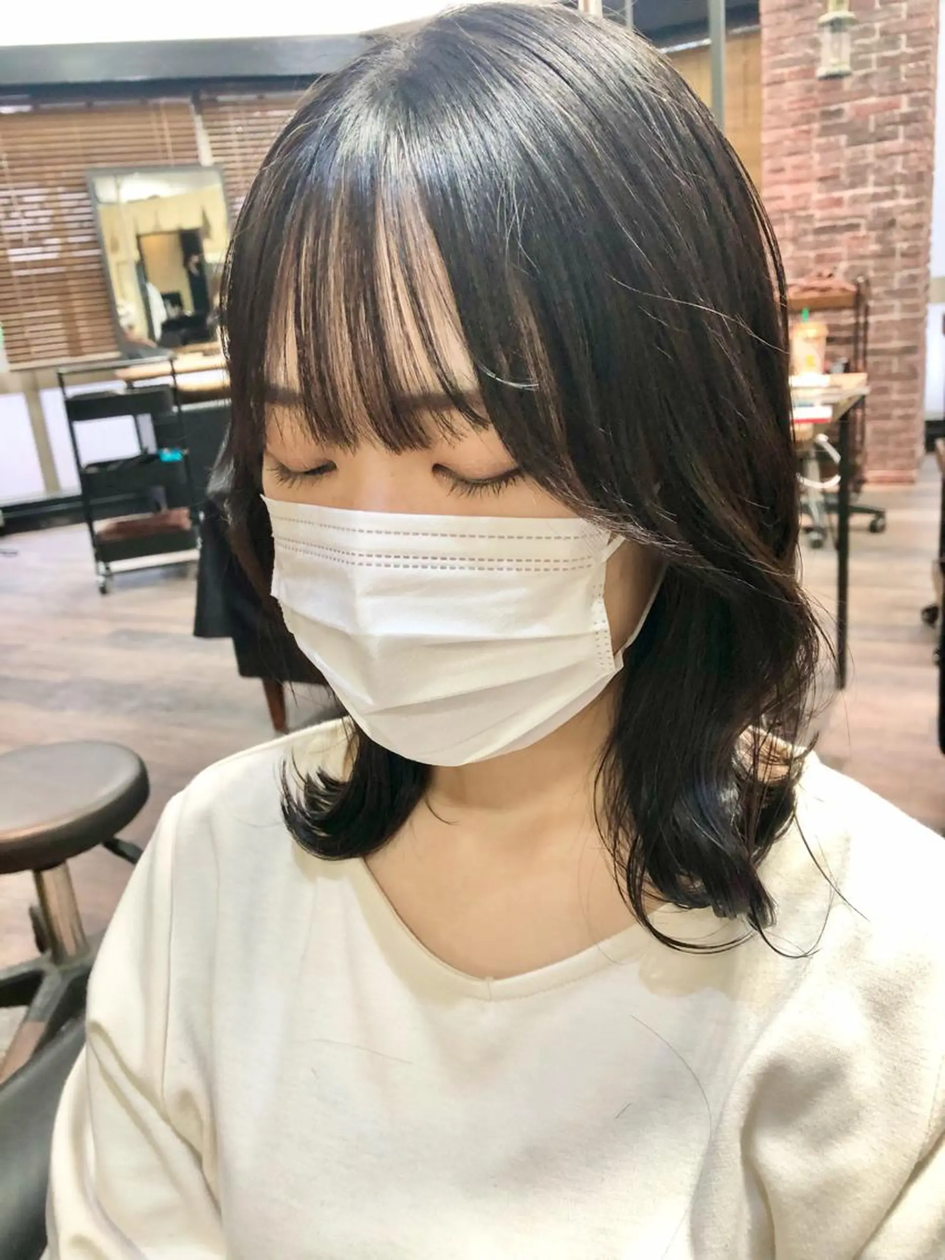 ミディアム カラー ヘアアレンジ サイドバング 小顔カット 🤍清楚系 韓国レイヤー🤍拓朗のヘアスタイル