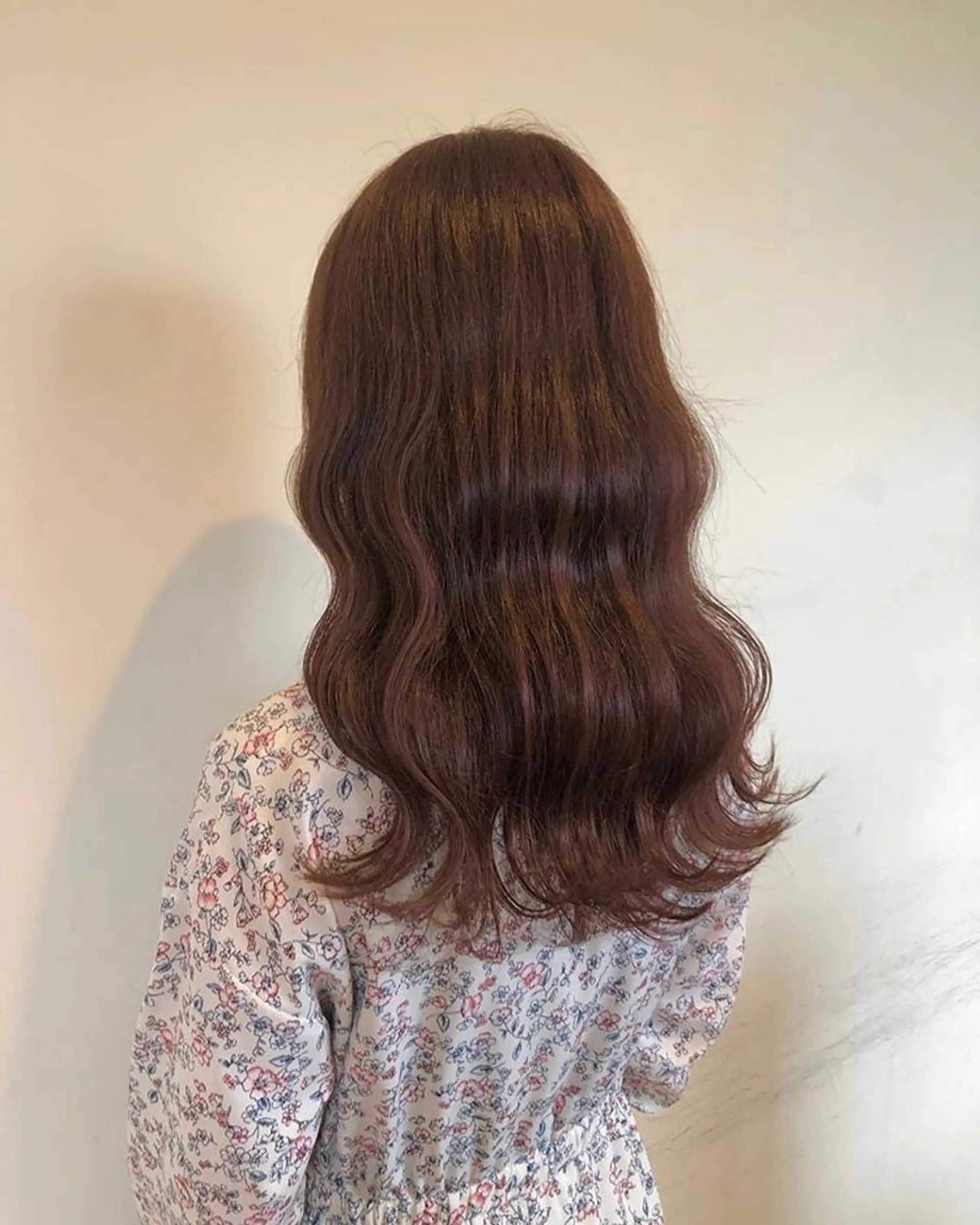 セミロング カラー ブラウンカラー カシス カット ヘアカラー 梅山 美侑のヘアスタイル