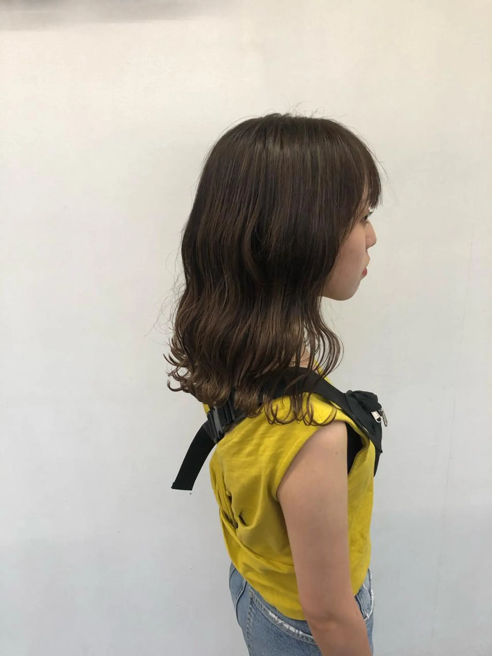 ミディアム カラー グレージュ ハイライトカラー ミルクティーグレージュ ハイライト 東條 克義のヘアスタイル