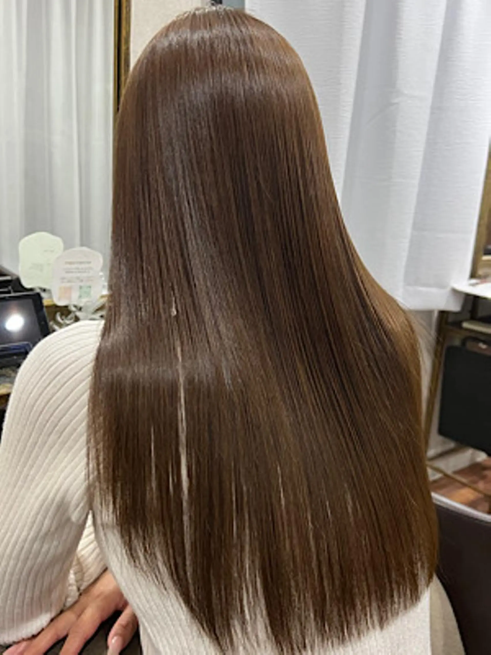 ロング アンダーバーホワイト 堺東店のヘアスタイル