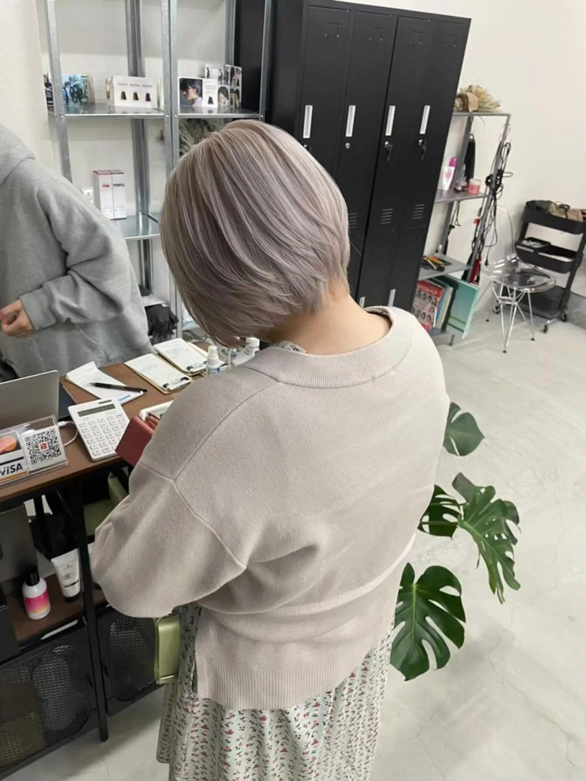 ミディアム カラー パーマ ヘアアレンジ ネイル マツエク・マツパ アイブロウ ショートボブ ミディアムパーマ バレイヤージュ ブリーチ ケアブリーチ カラー特化サロン大阪 ルービック江坂/新城のヘアスタイル