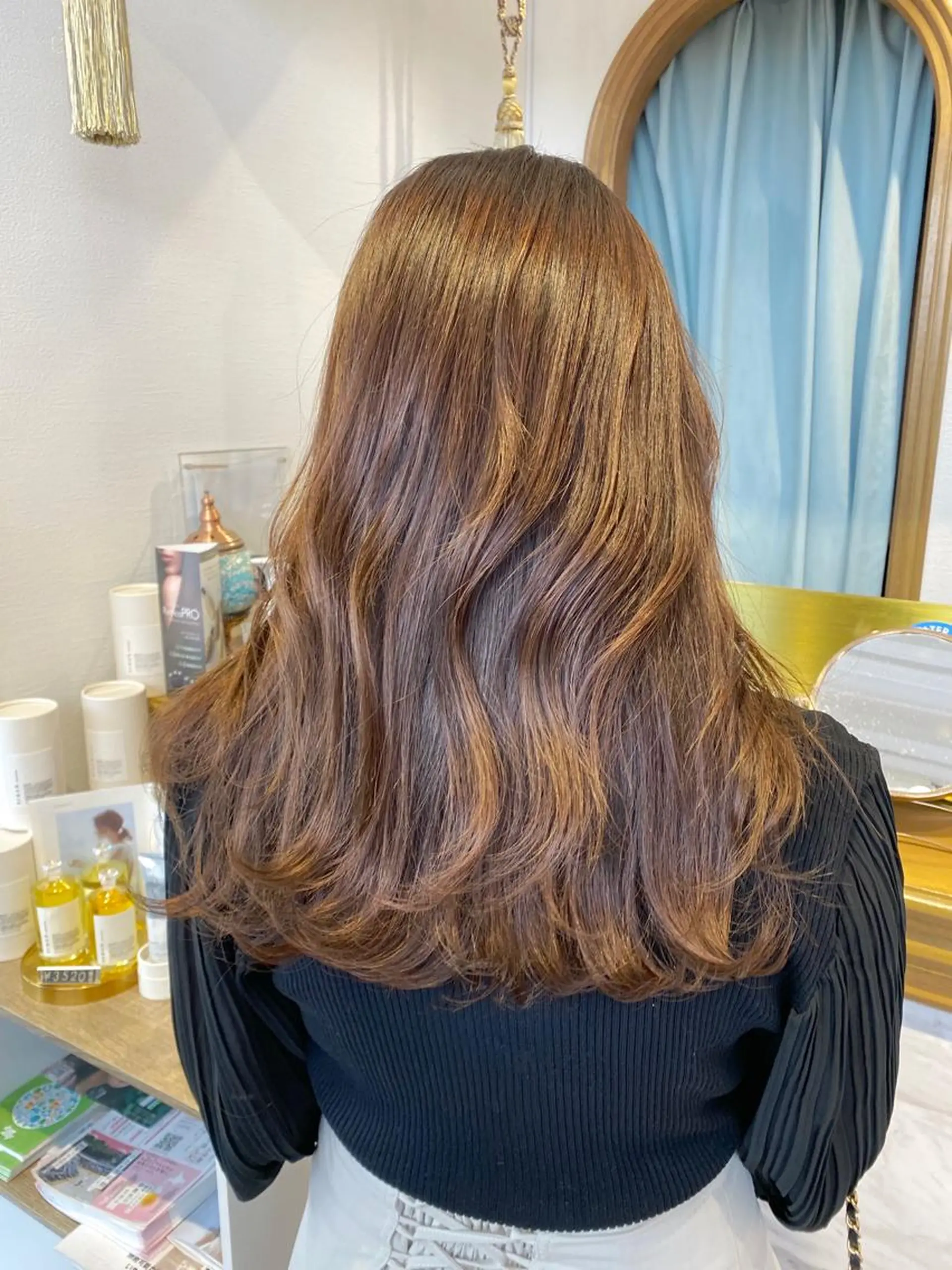 ミディアム カット ヘアカラー トリートメント レイヤーカット /透明感カラー西田のヘアスタイル