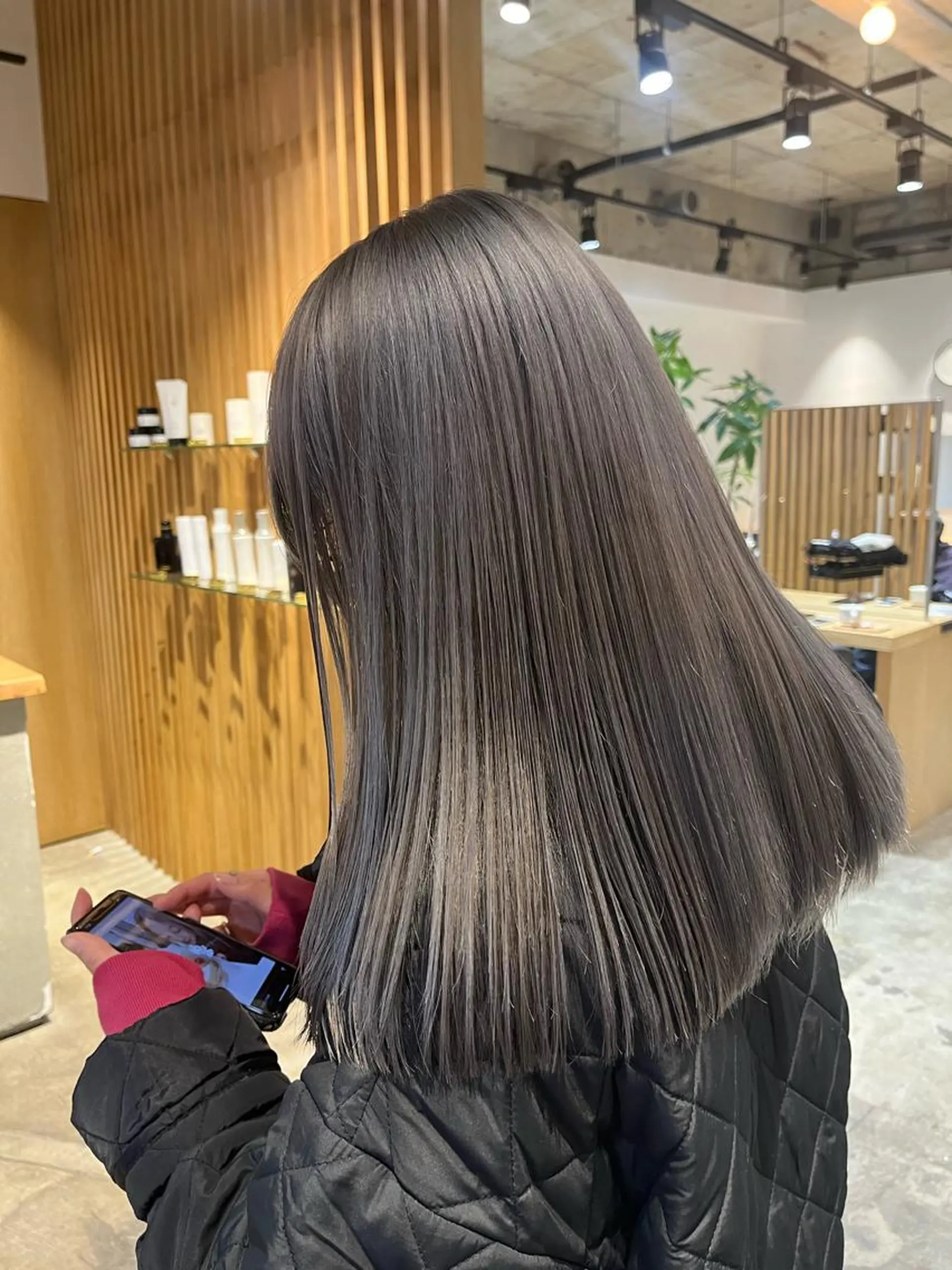 ロング ヘアカラー トリートメント ヘアセット ハイトーン/レイヤー 💜Akaneのヘアスタイル