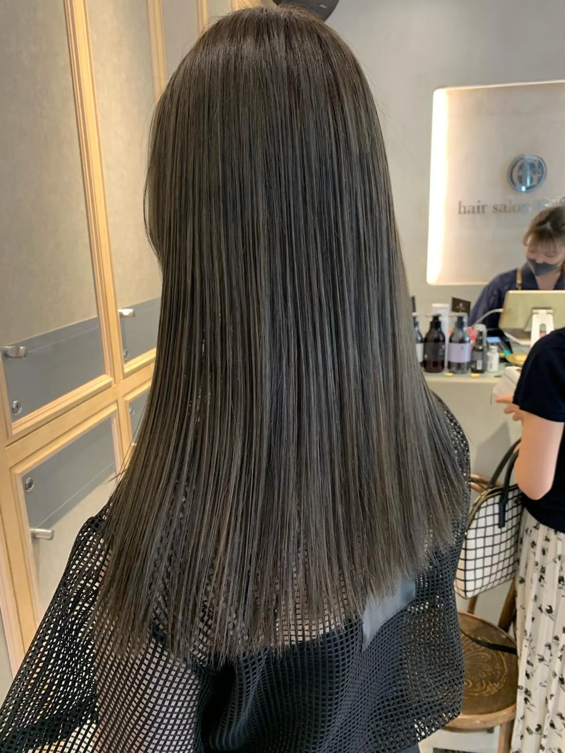 セミロング カラー グレージュ オリーブグレージュ オリーブグレー TENELE所属・チバ タクミのヘアスタイル