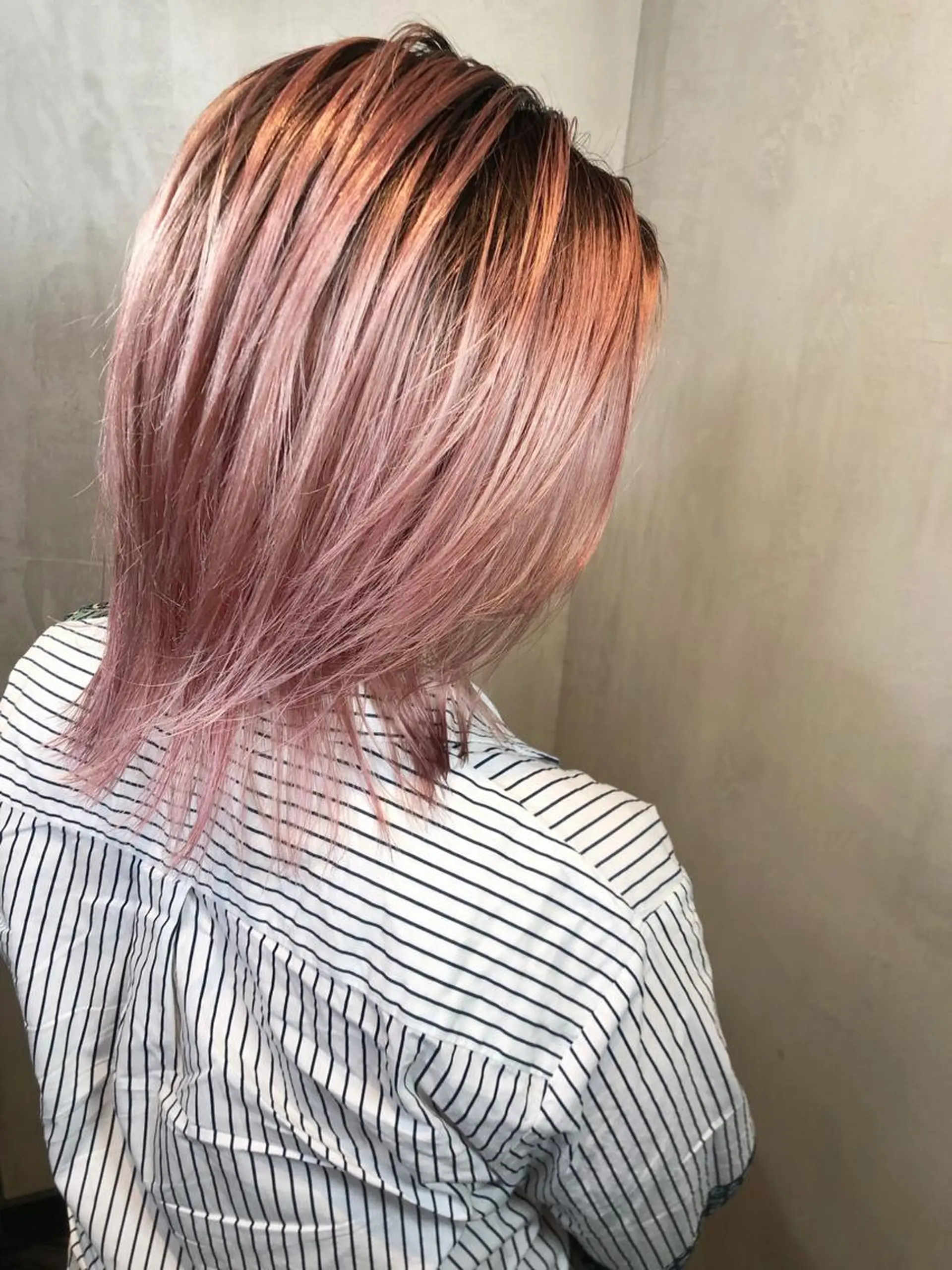 ミディアム カラー ピンクカラー ヘアカラー トリートメント 大西 直人のヘアスタイル