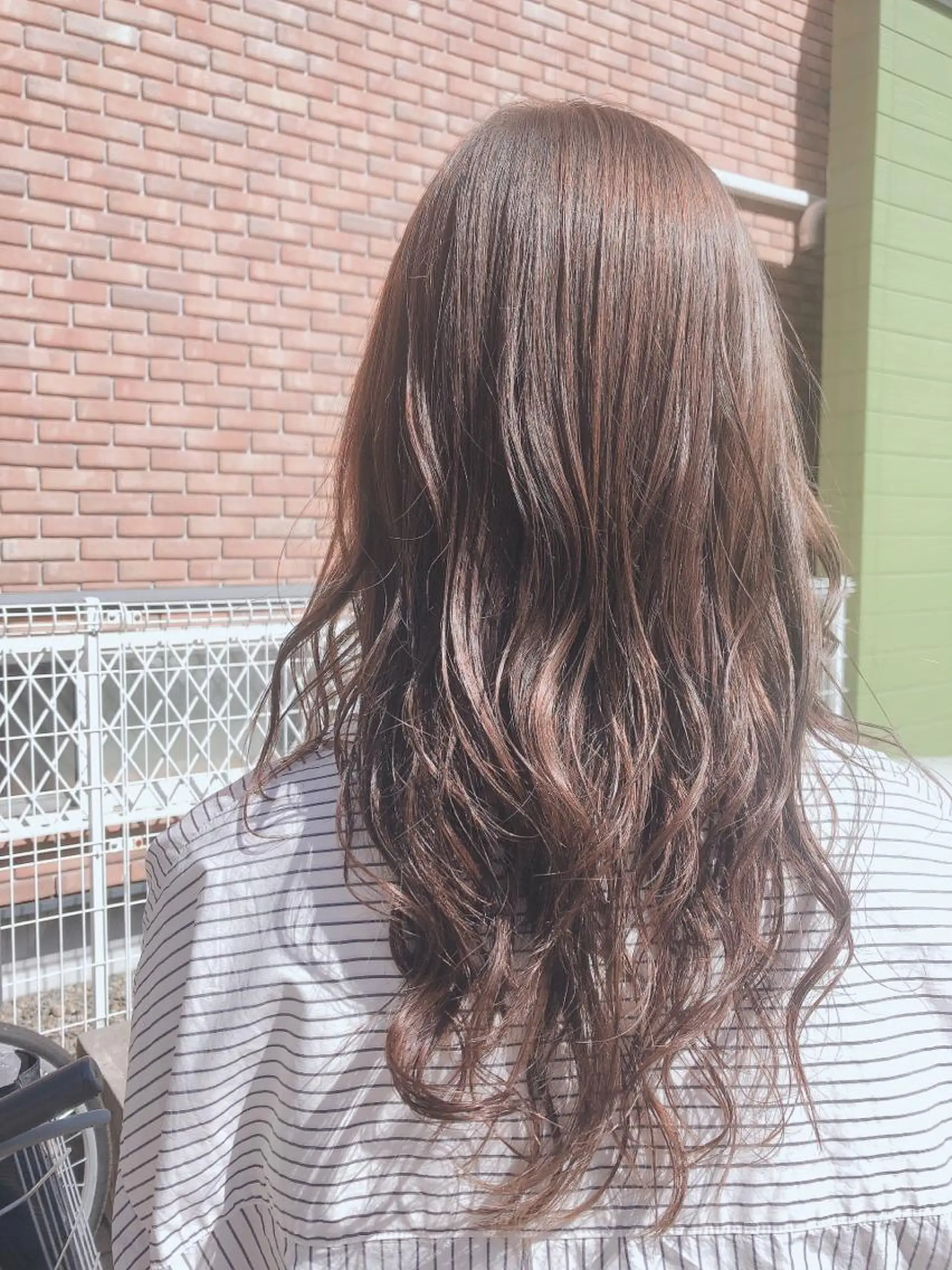ミディアム 飯塚 七海のヘアスタイル