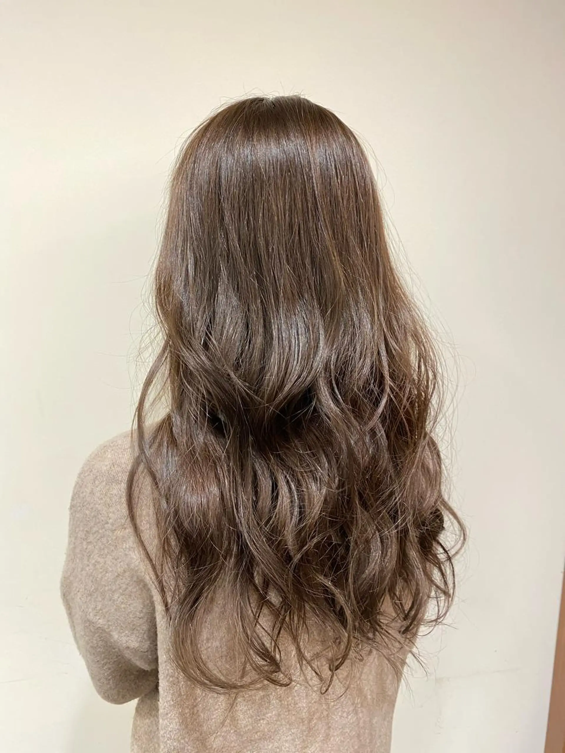 ロング レイヤー/グレージュ メンズパーマのヘアスタイル