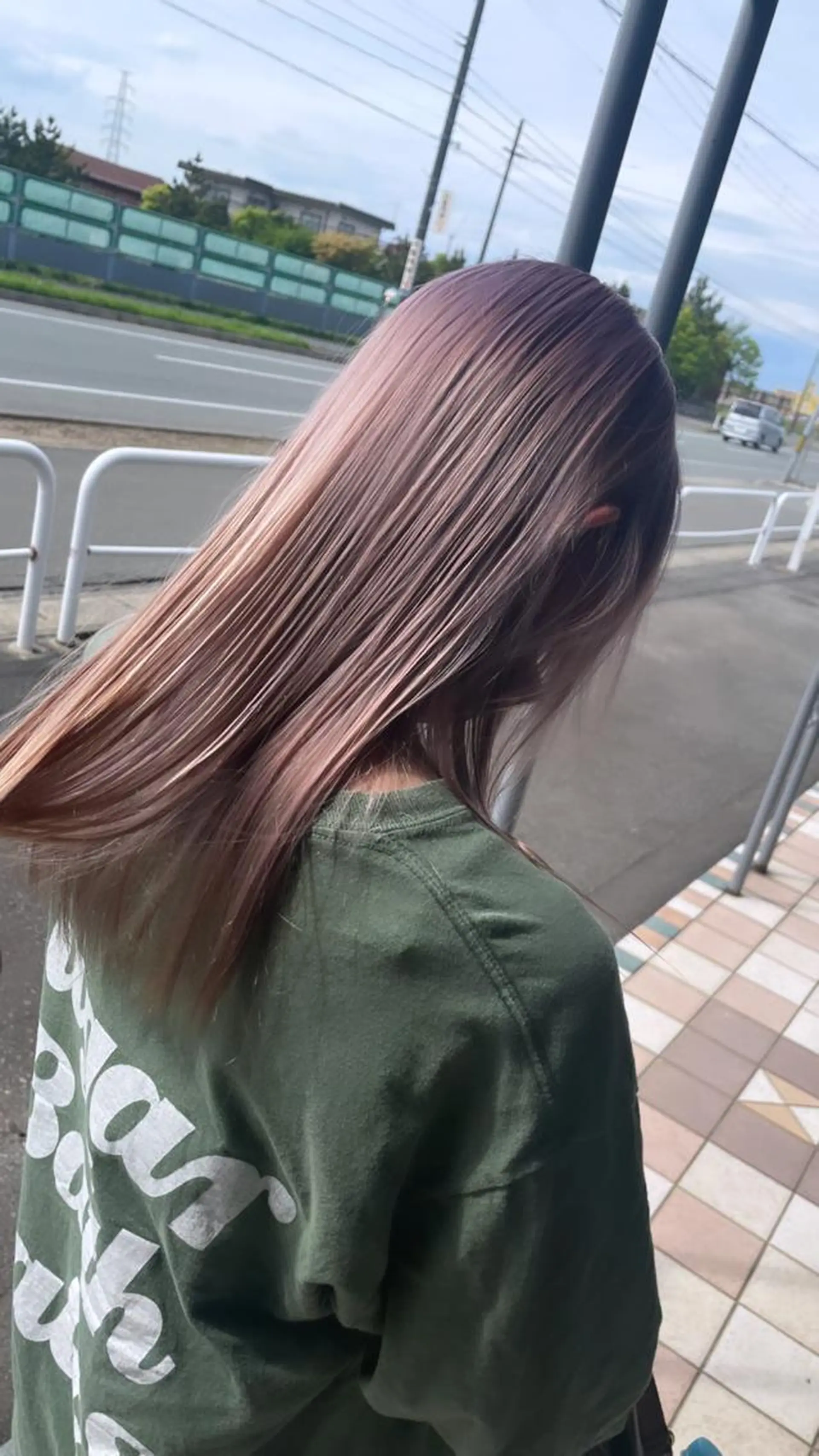 ロング カラー ブリーチ ピンクカラー トリートメント カット ヘアカラー 佐々木 麻純のヘアスタイル