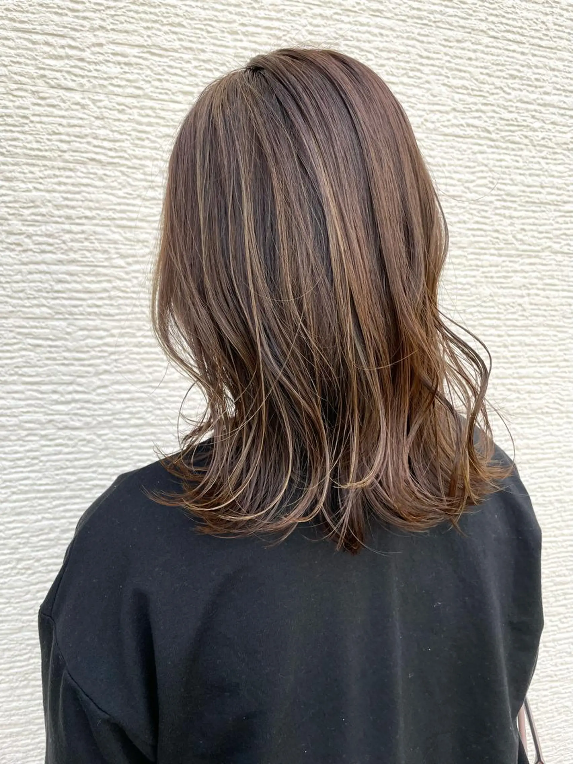 カラー ハイライトカラー 新谷 玲日のヘアスタイル