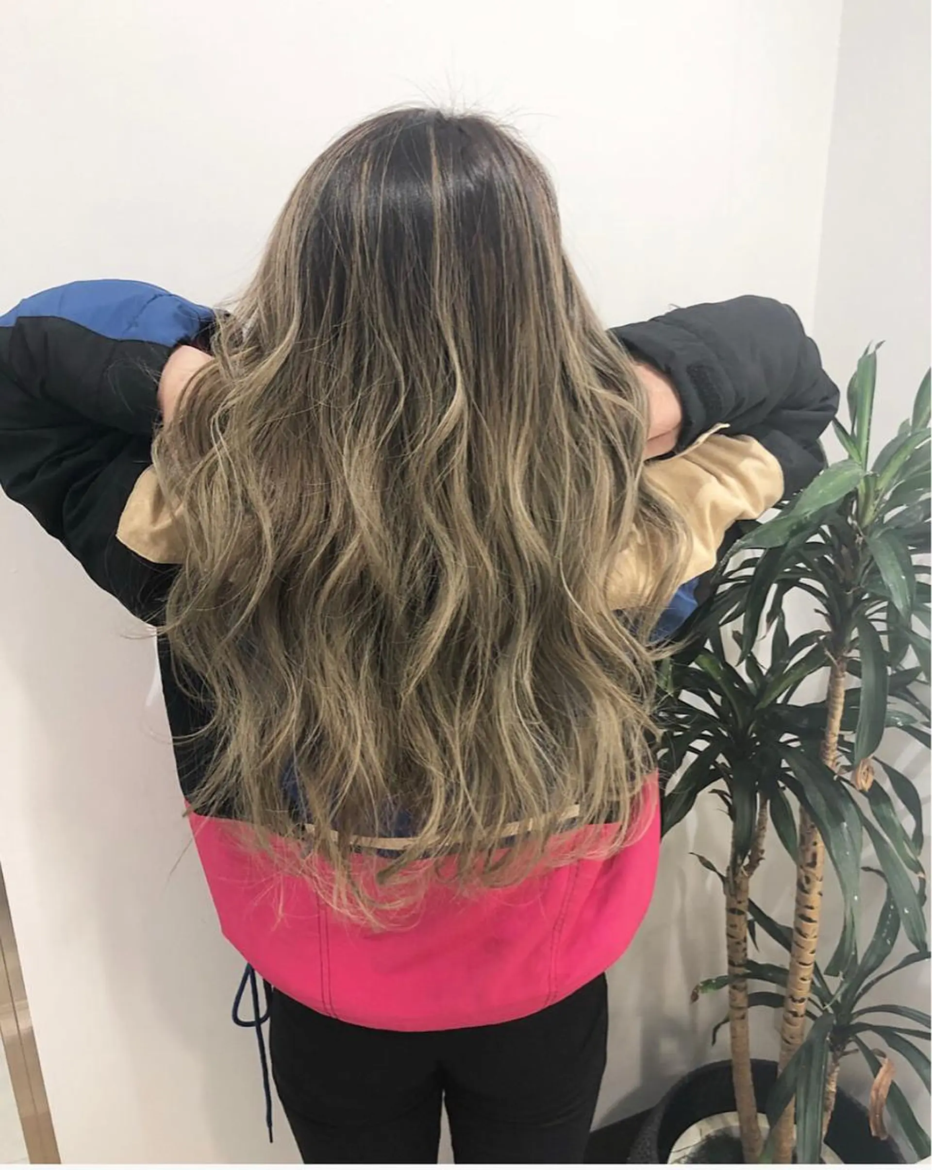 ロング カラー sail hairのヘアスタイル
