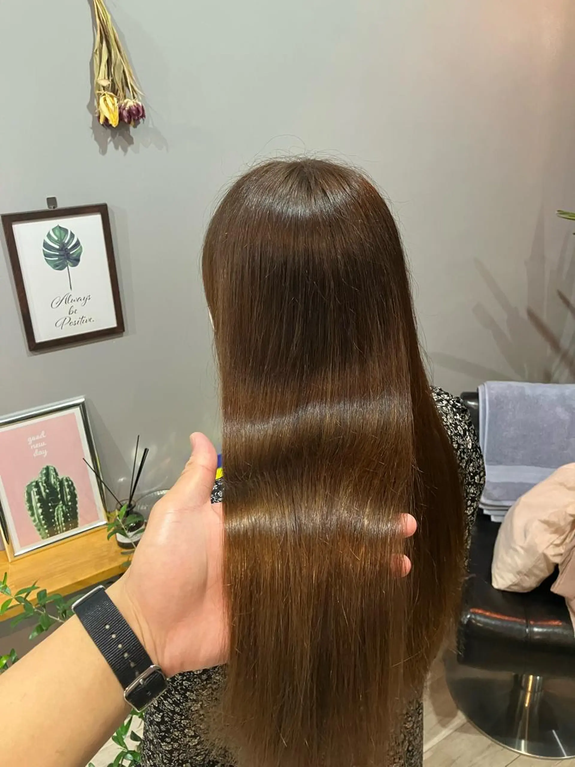 ロング 渡辺俊介 暗髪カラー /美髪矯正/髪質改善のヘアスタイル