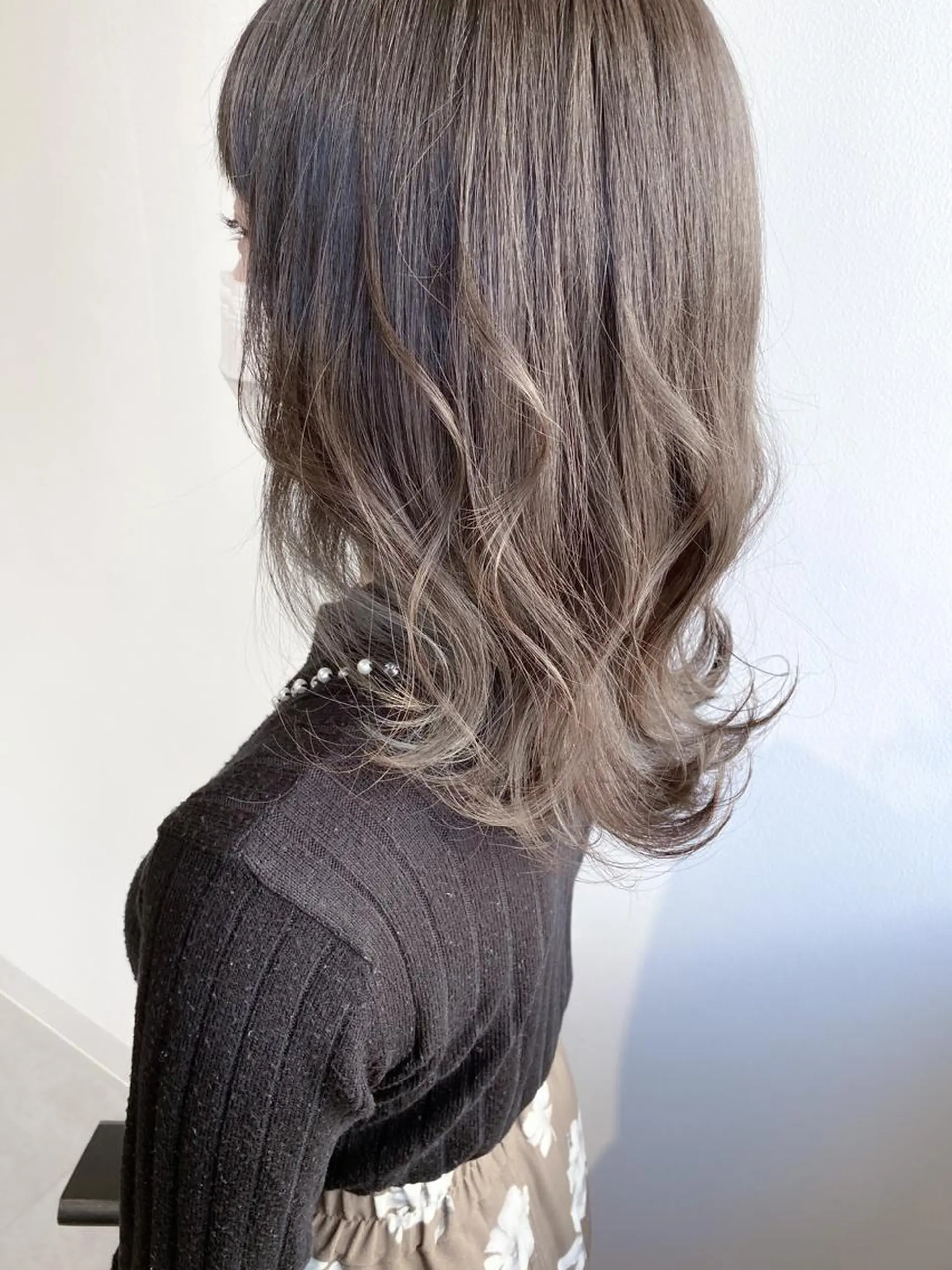 セミロング カラー ベージュカラー ブリーチ オリーブベージュ ヘアカラー トリートメント 丹羽 隼人/髪質改善 /韓国ヘア🇰🇷のヘアスタイル