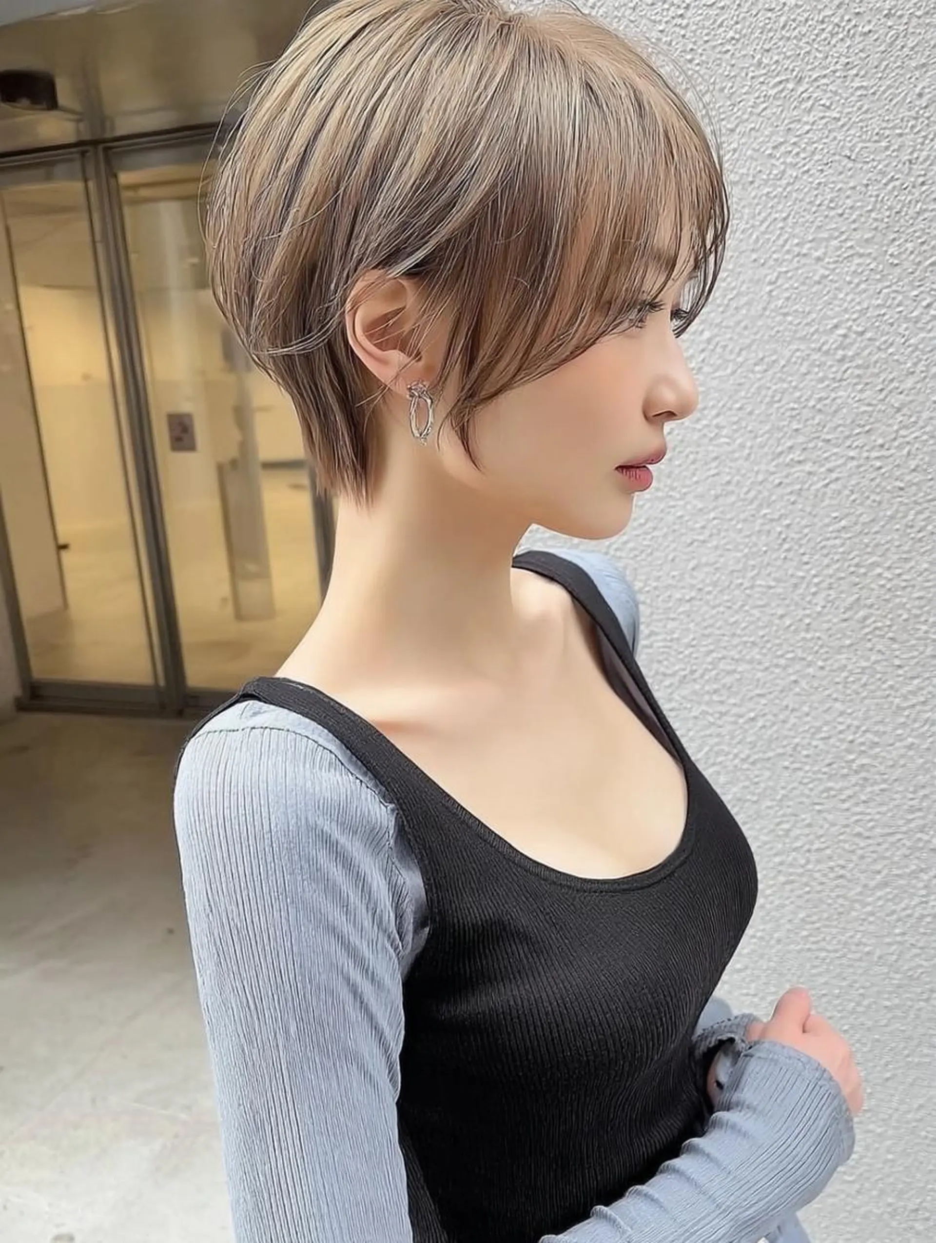 ショート ハイライト カット ヘアカラー トリートメント 青木 りおのヘアスタイル