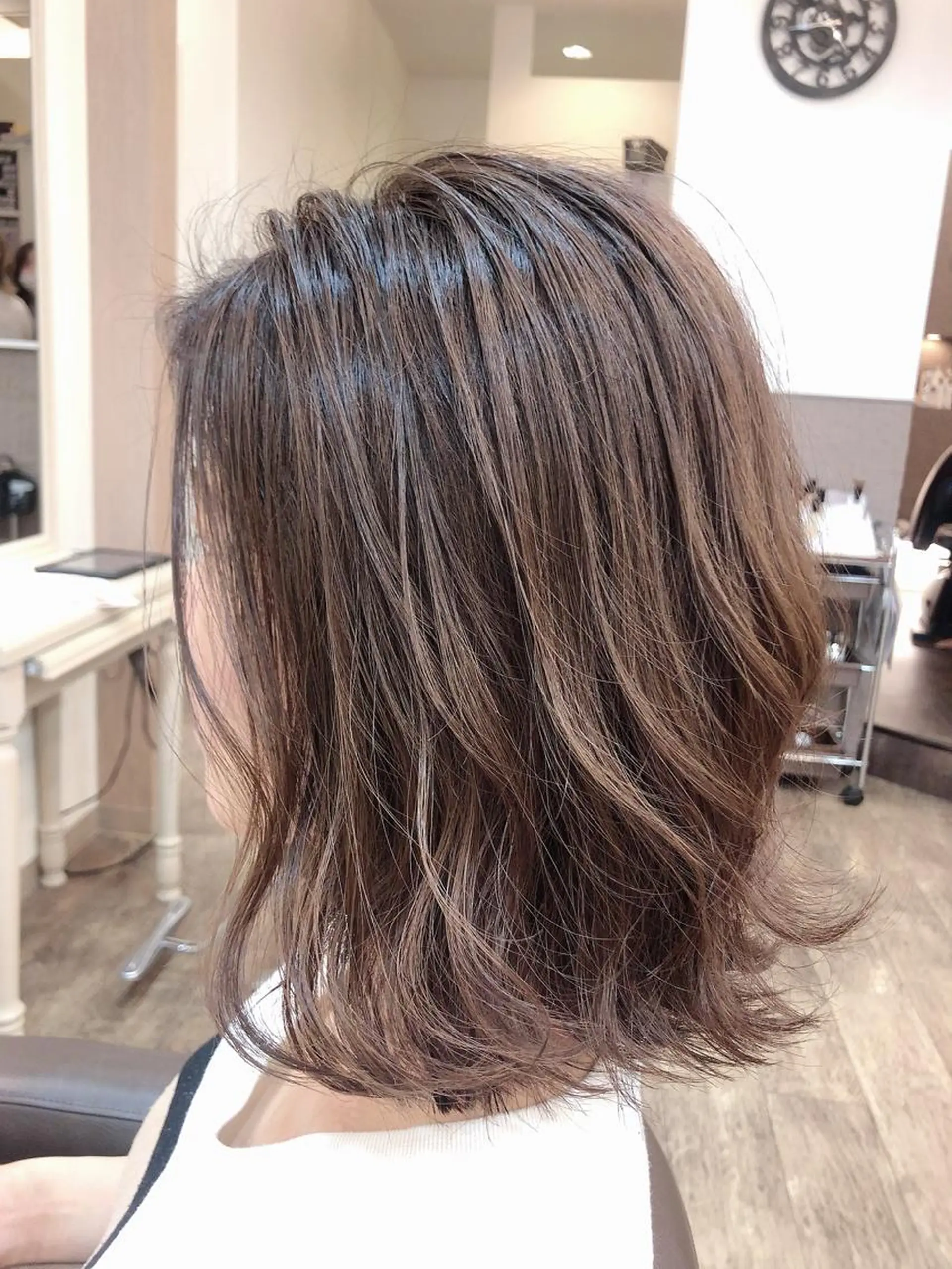 ミディアム カラー グレージュ ヘアカラー 尚平 40代からの 髪質改善専門のその他イメージ