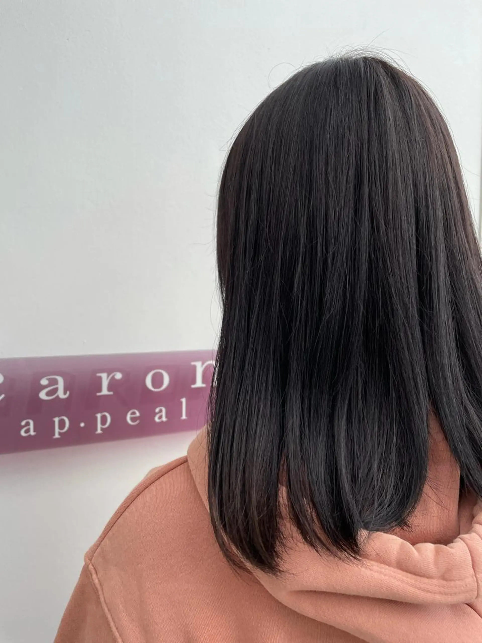 セミロング カラー 芥川 未優のヘアスタイル