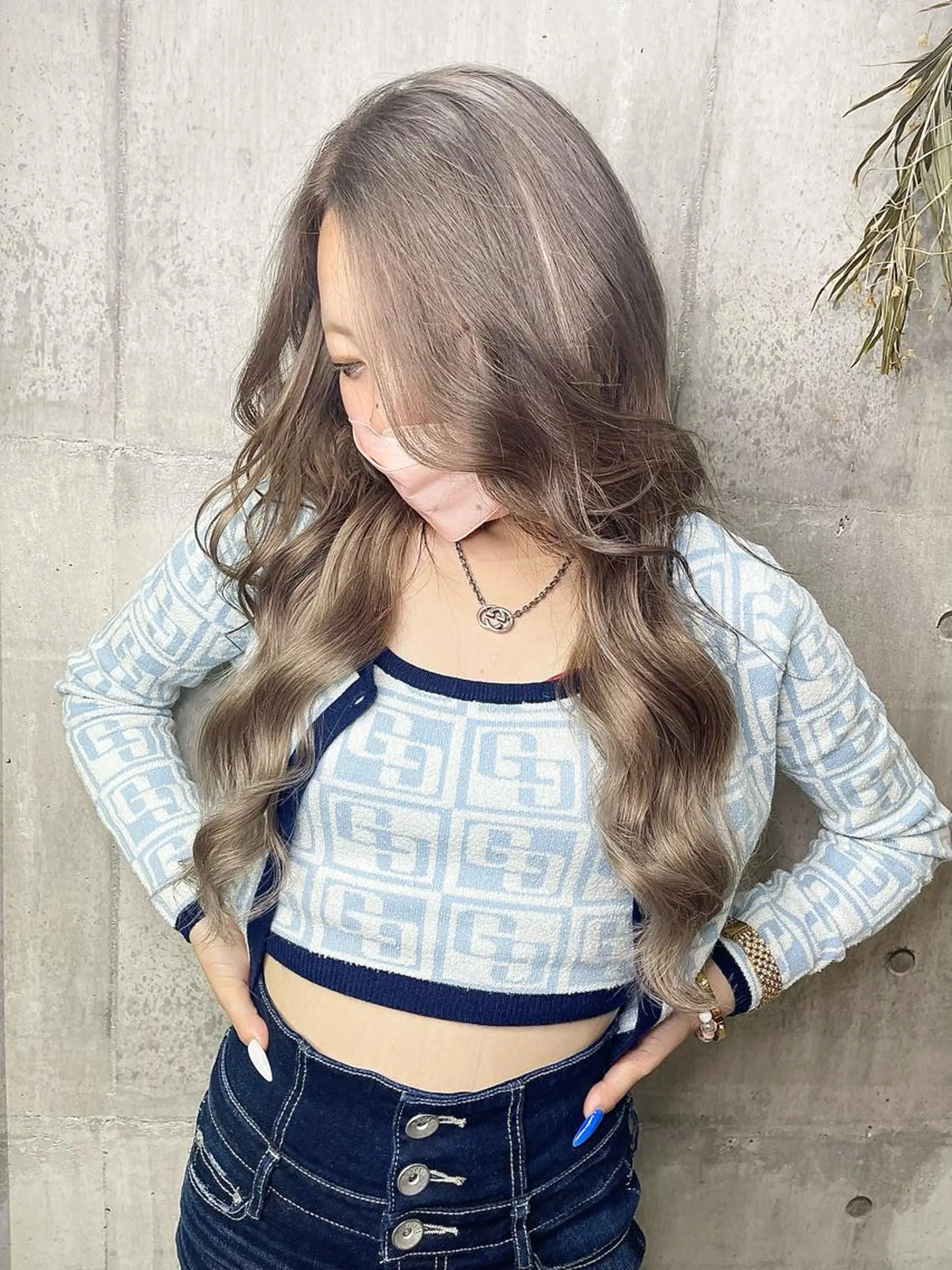 カラー グレージュ シルバー シルバーグレージュ カット ヘアカラー エクステ 名古屋のピンク好き かずくん🦩のヘアスタイル