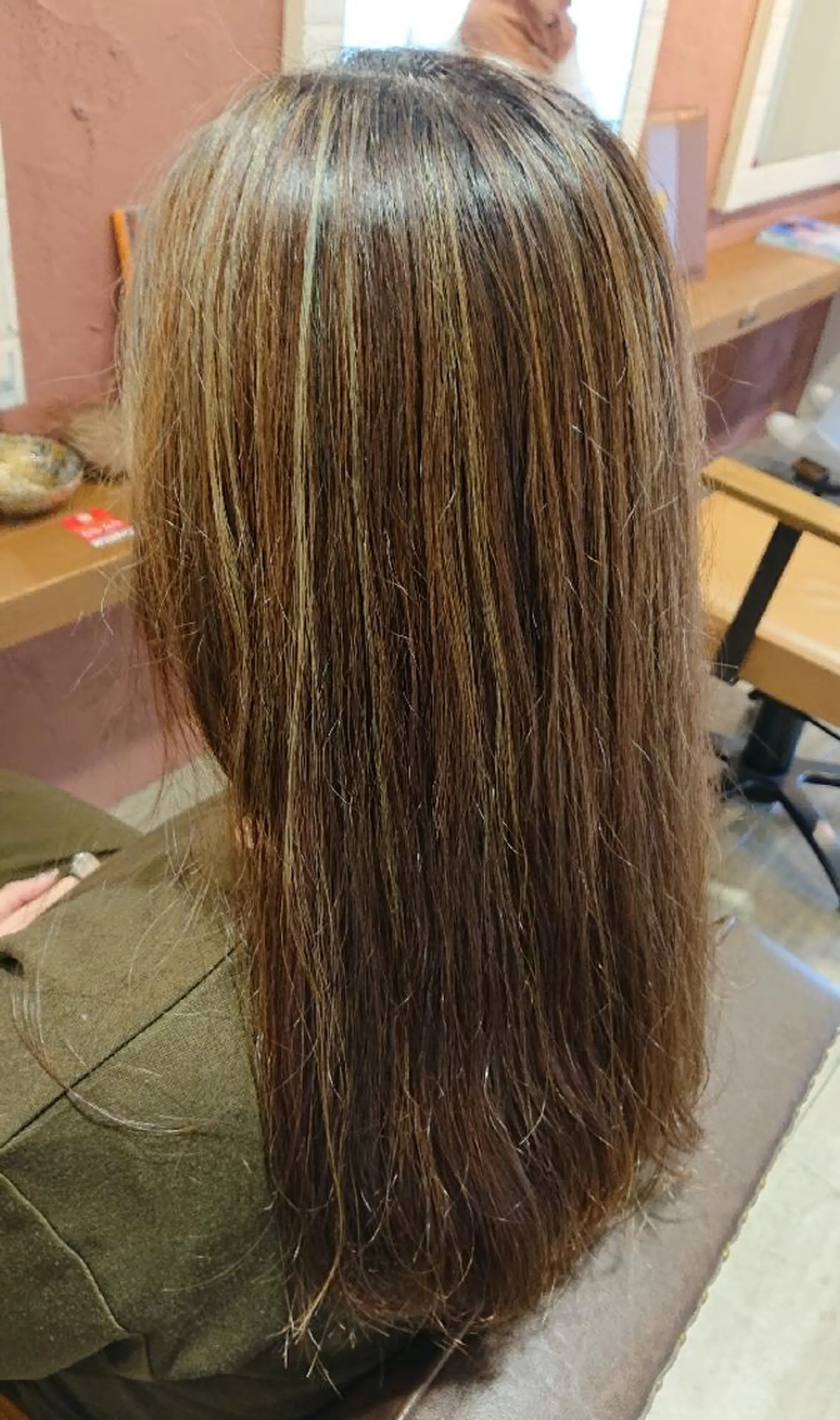 セミロング カラー ハイライトカラー ハイライト カット ヘアカラー トリートメント 村田 和志のヘアスタイル