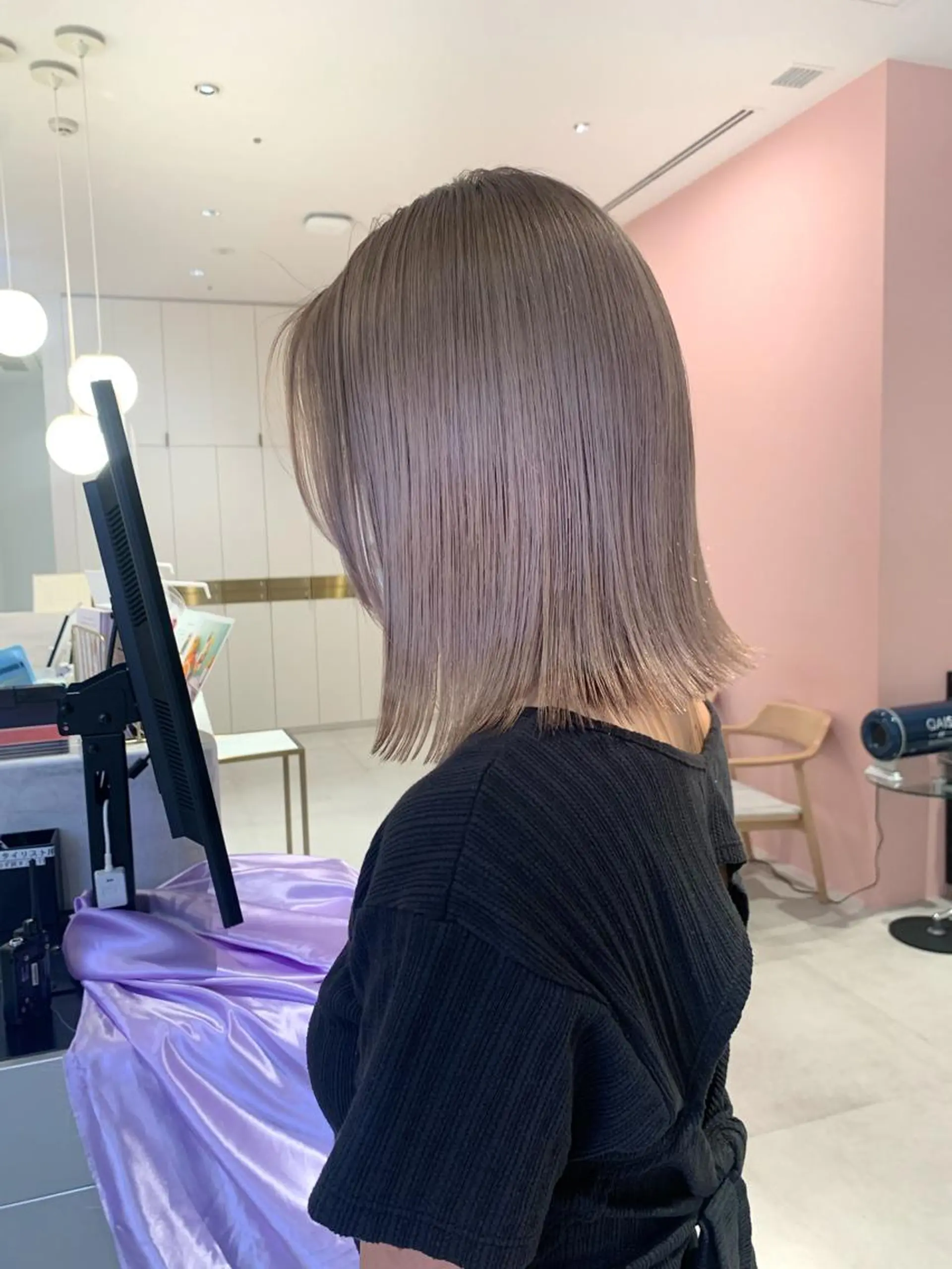 ミディアム カラー ベージュカラー 透明感カラー グレージュ ボブ ヘアカラー トリートメント ヘアセット レイヤー専門家 ダブルカラー修のヘアスタイル