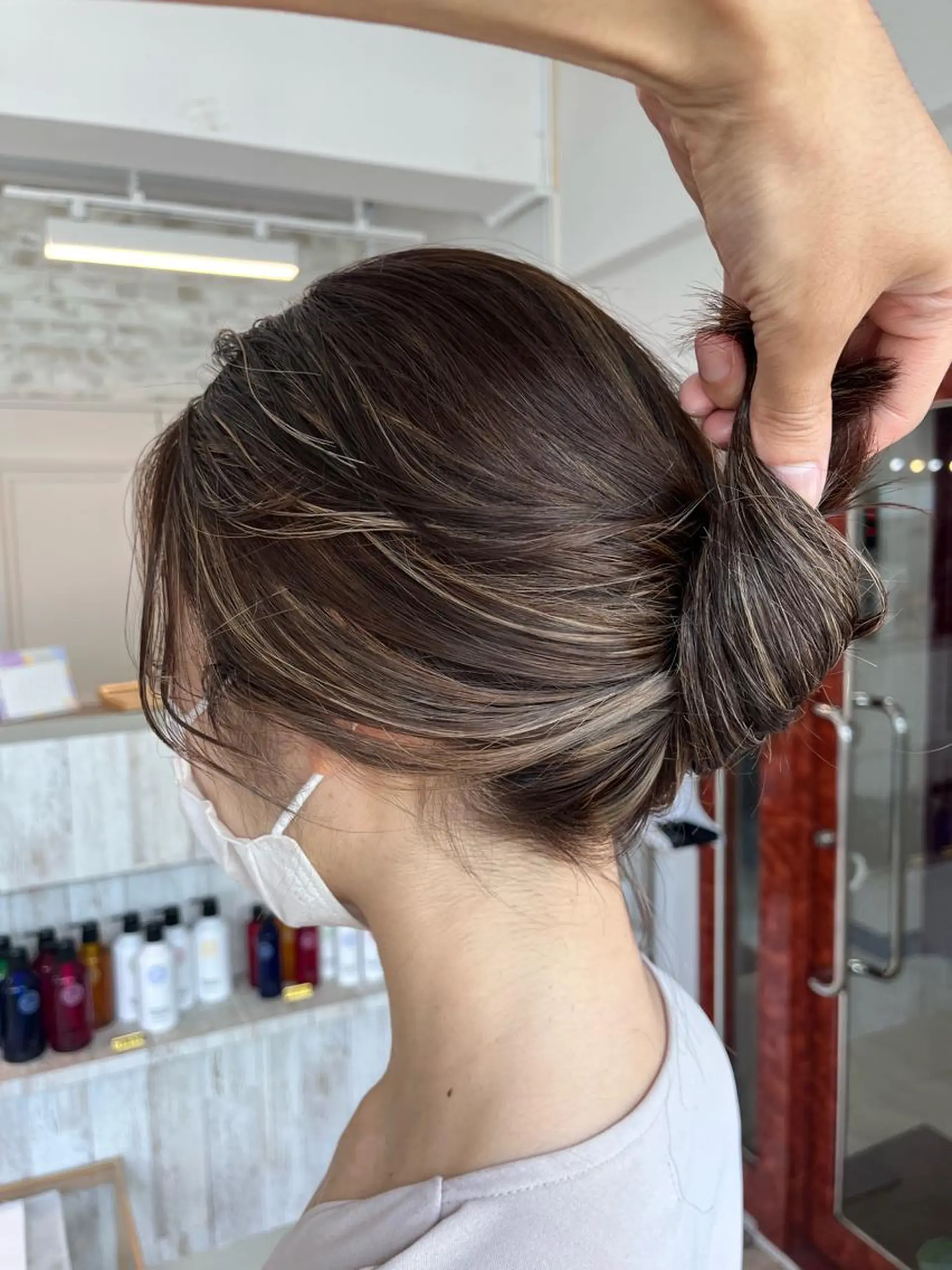 セミロング カラー ハイライトカラー ハイライト ヘアカラー トリートメント takumi Hのヘアスタイル