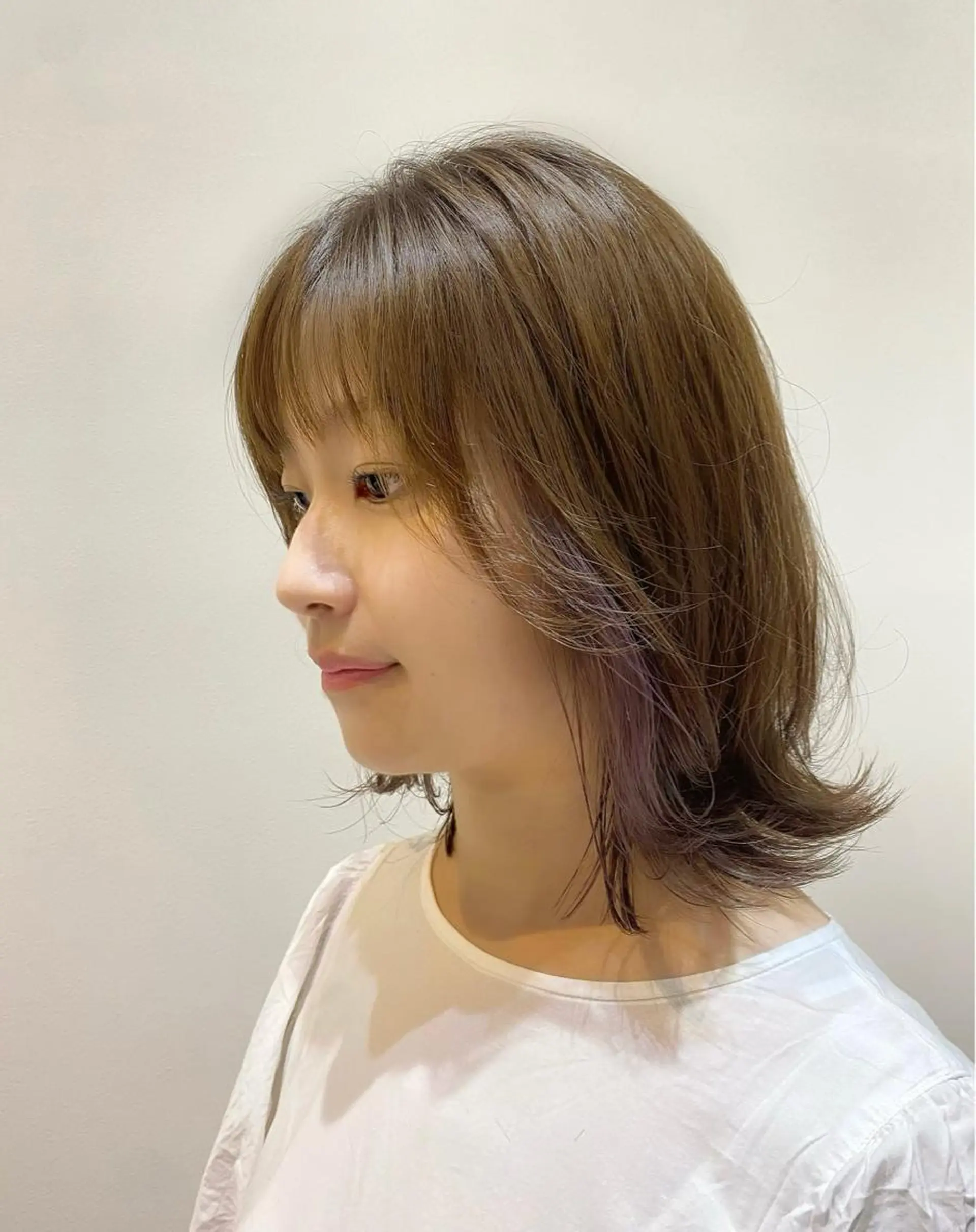 ミディアム カラー ボブレイヤー 透明感カラー イヤリングカラー グレージュ インナーカラー カット ヘアカラー トリートメント ♡オシャ髪♡AI ✂️newi町田のヘアスタイル