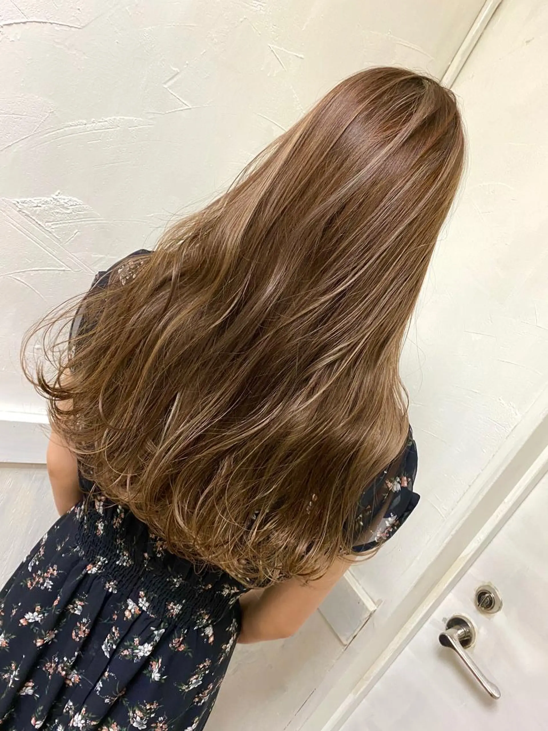 ロング カラー ベージュカラー ハイライトカラー ハイライト ヘアカラー PSY(サイ)池袋 金田尚久🎨のヘアスタイル