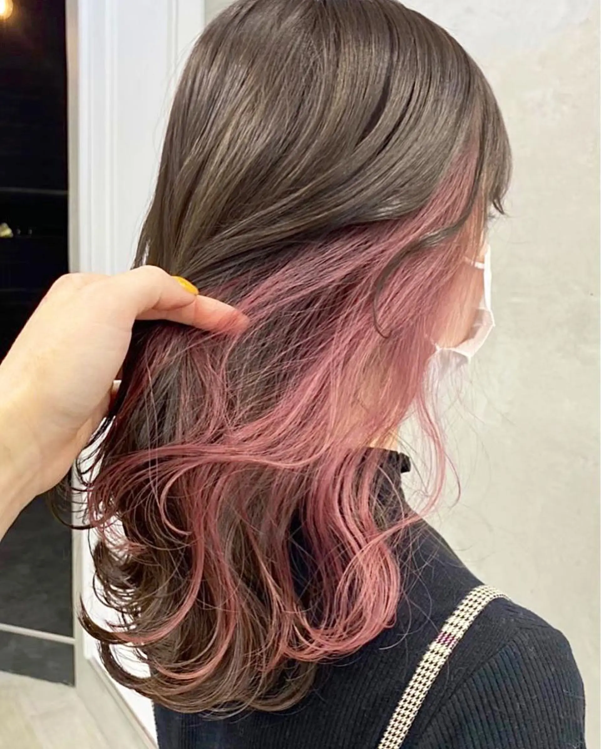 セミロング カラー インナーカラー ピンクカラー ブリーチダブルカラー 【koide】のヘアスタイル