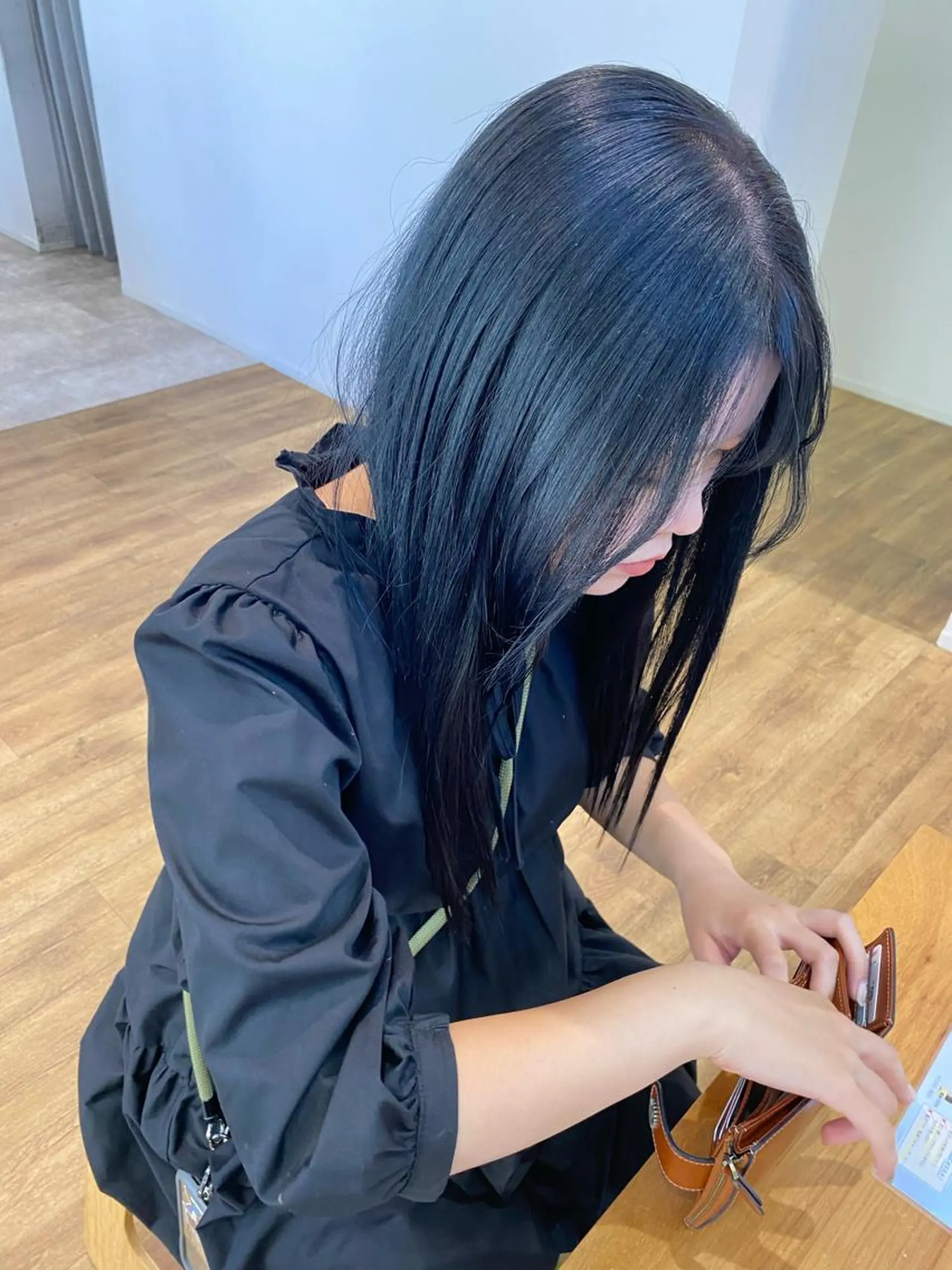 セミロング カラー 藤野 凪沙のヘアスタイル