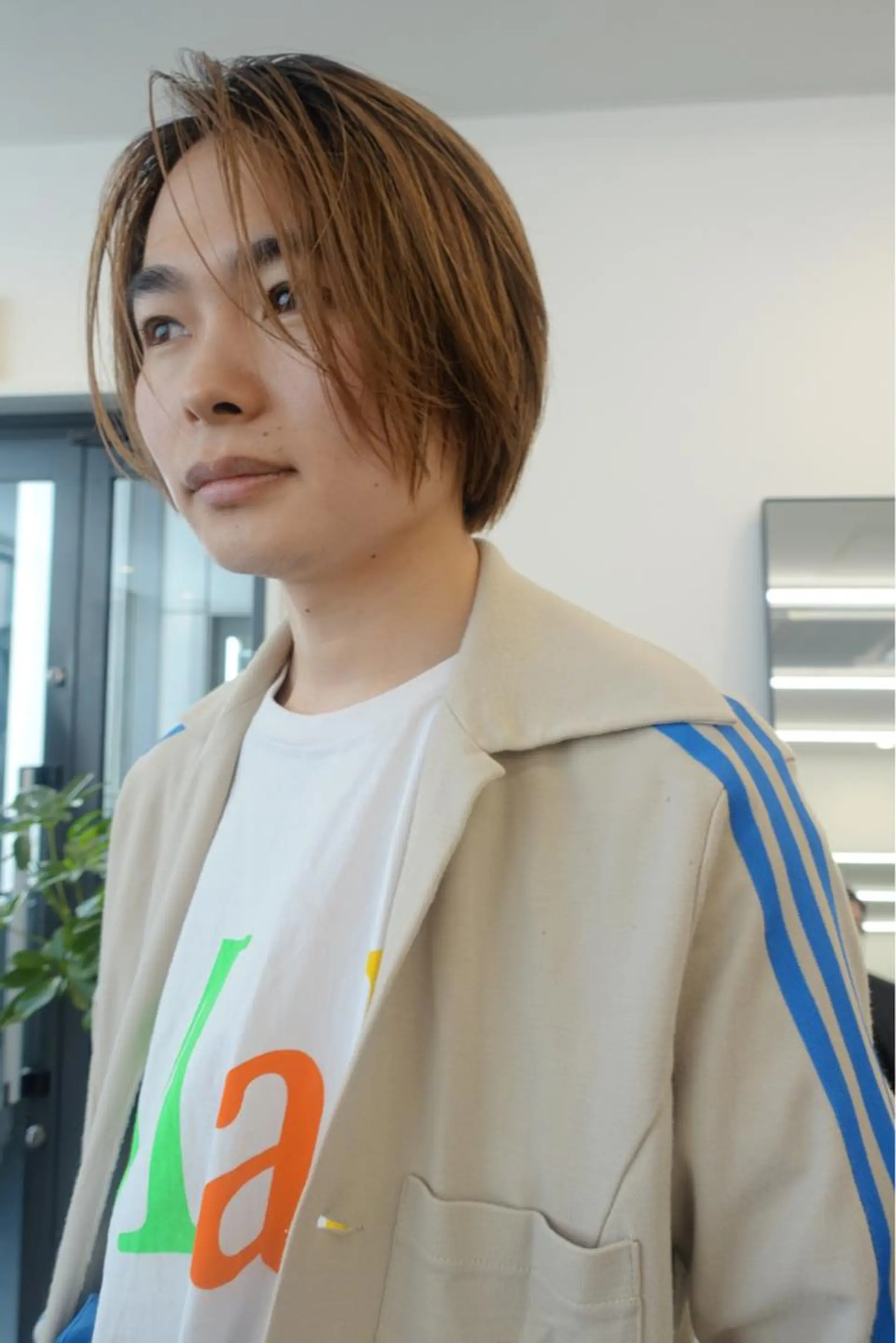 ショート カラー メンズ カット ヘアカラー トリートメント 💓パーマ，💗 レイヤーカットのヘアスタイル