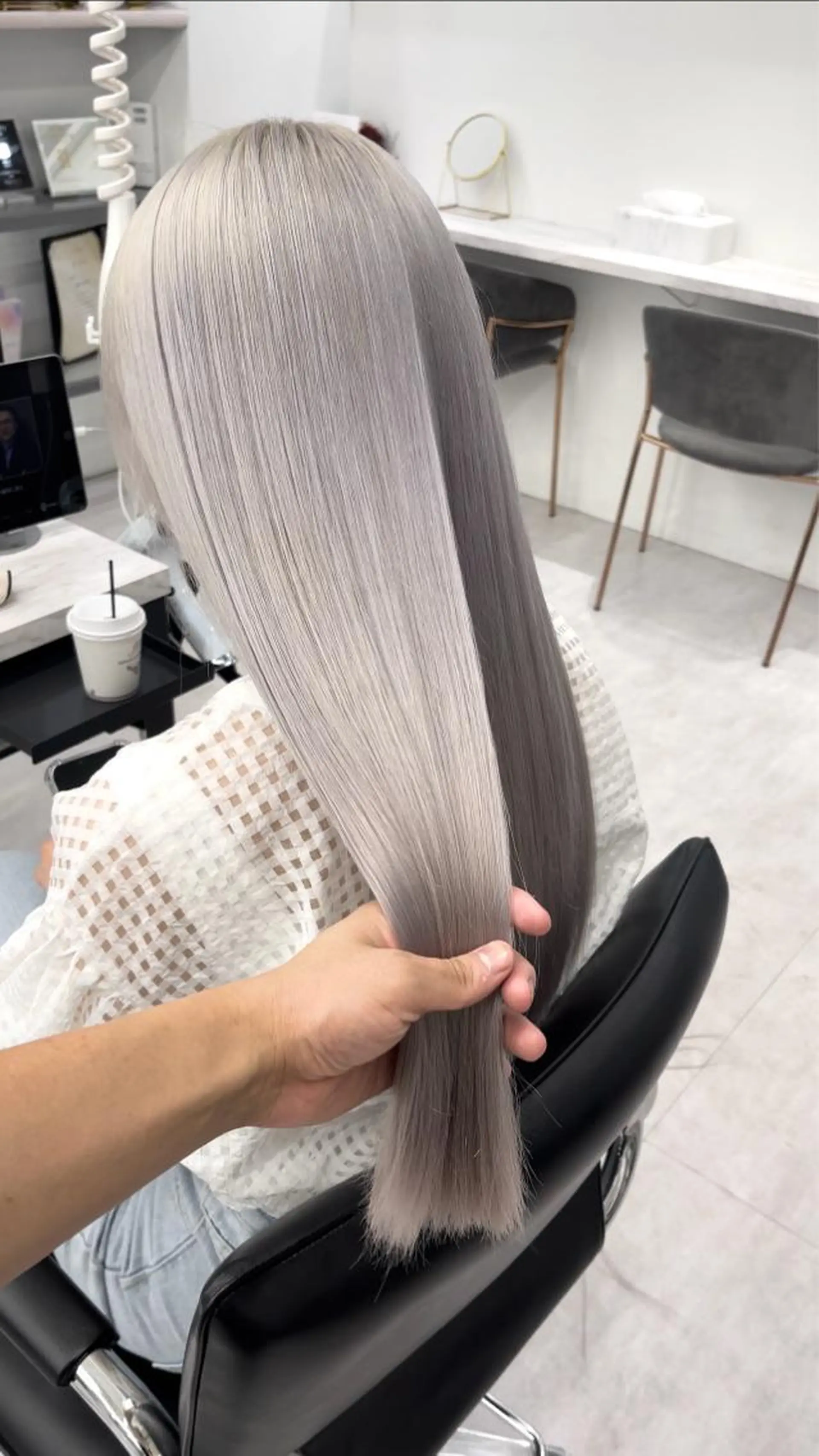 ミディアム カラー 高島大登/顔周り /レイヤーカットのヘアスタイル