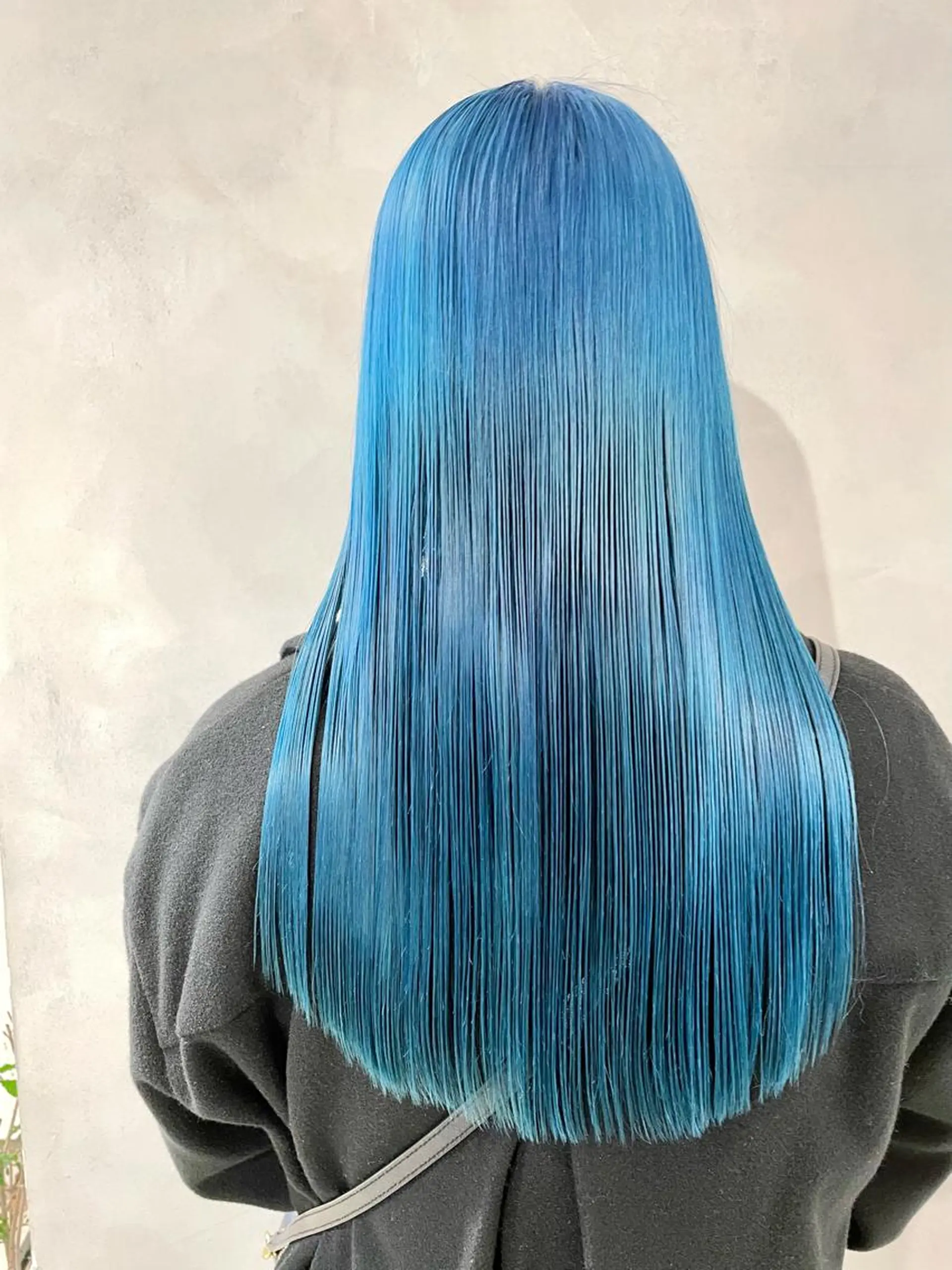 ロング カラー ブルーカラー ヘアカラー トリートメント ヘアセット ハイトーン×レイヤー ／遠藤将太のヘアスタイル