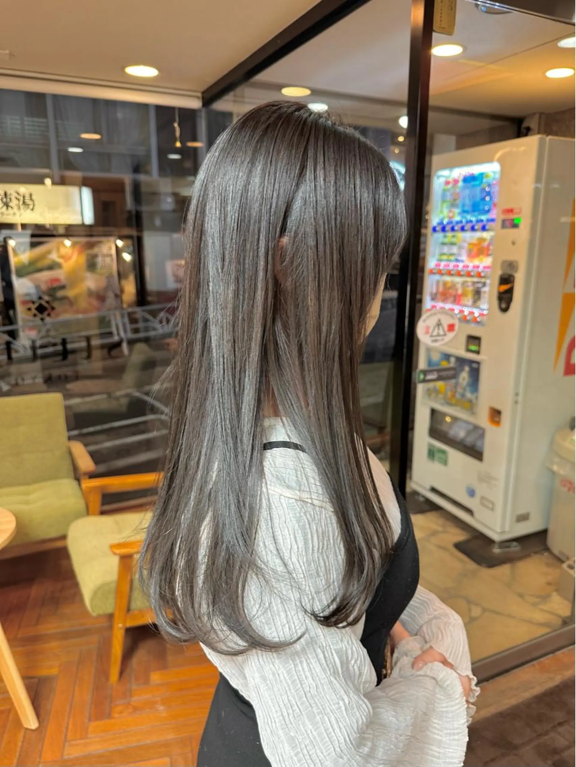 ロング カラー ブリーチ グレージュ ブリーチなしカラー 矢野 晃平のヘアスタイル