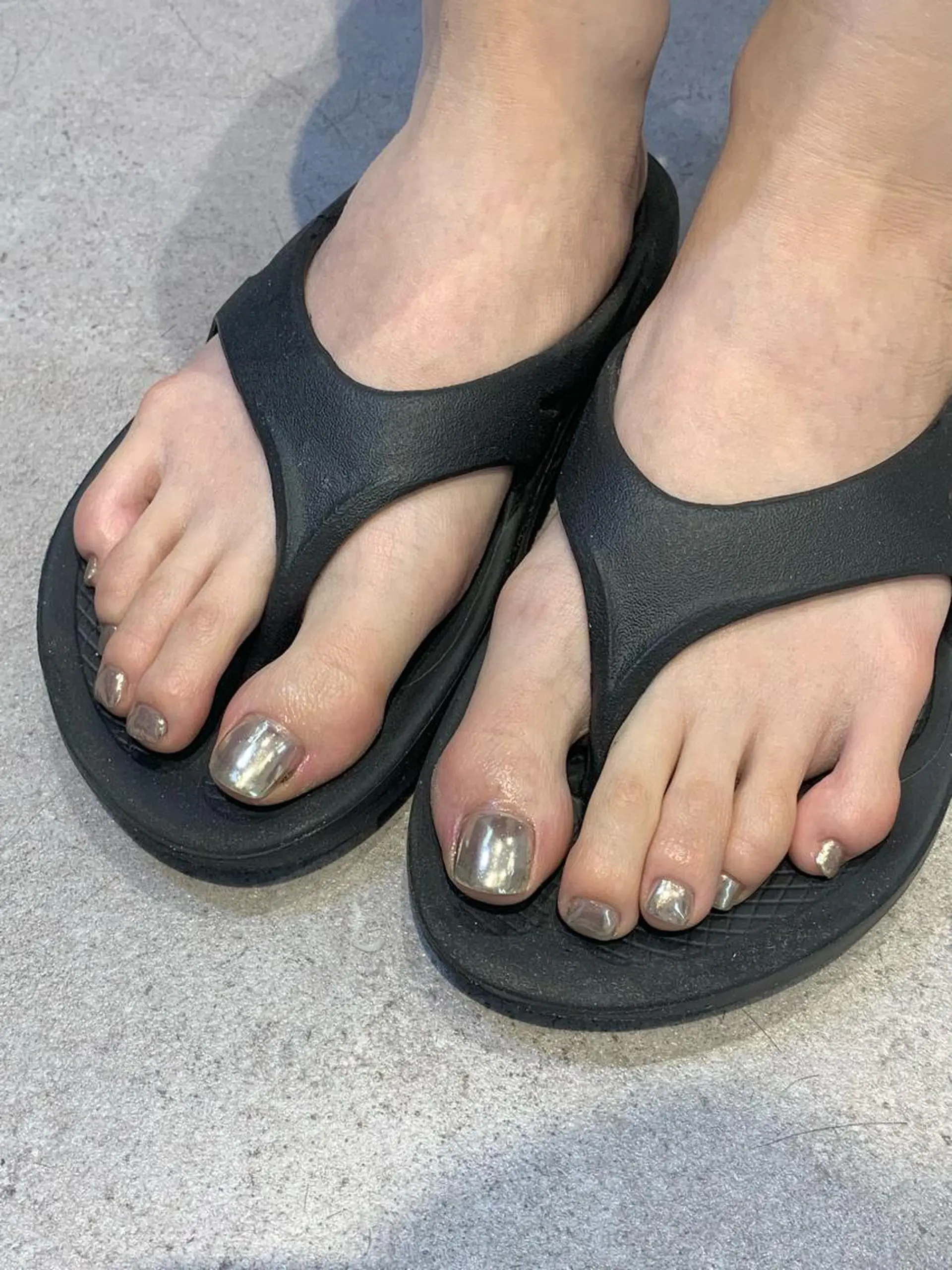 ネイル ミラーネイル シルバー マキノ ユイのネイルデザイン