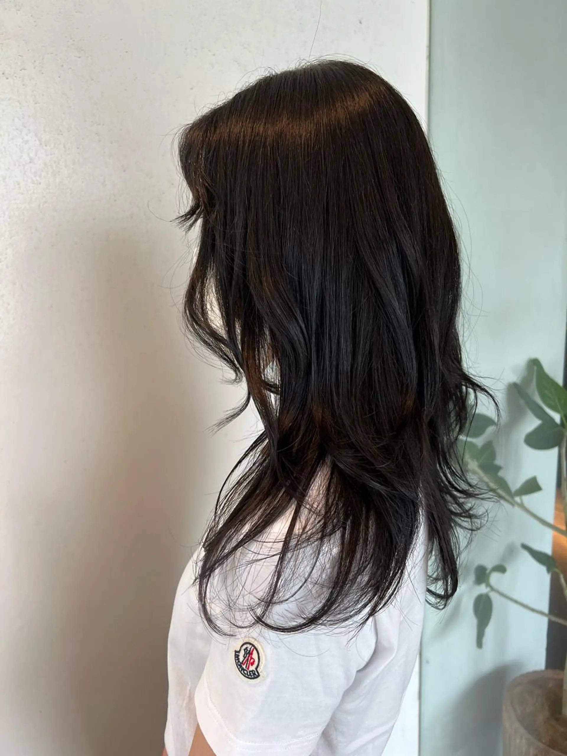 ロング カラー 黒髪 ブルーカラー ブルーブラック ハイレイヤー レイヤーカット ヘアカラー トリートメント 中井 一葉のヘアスタイル